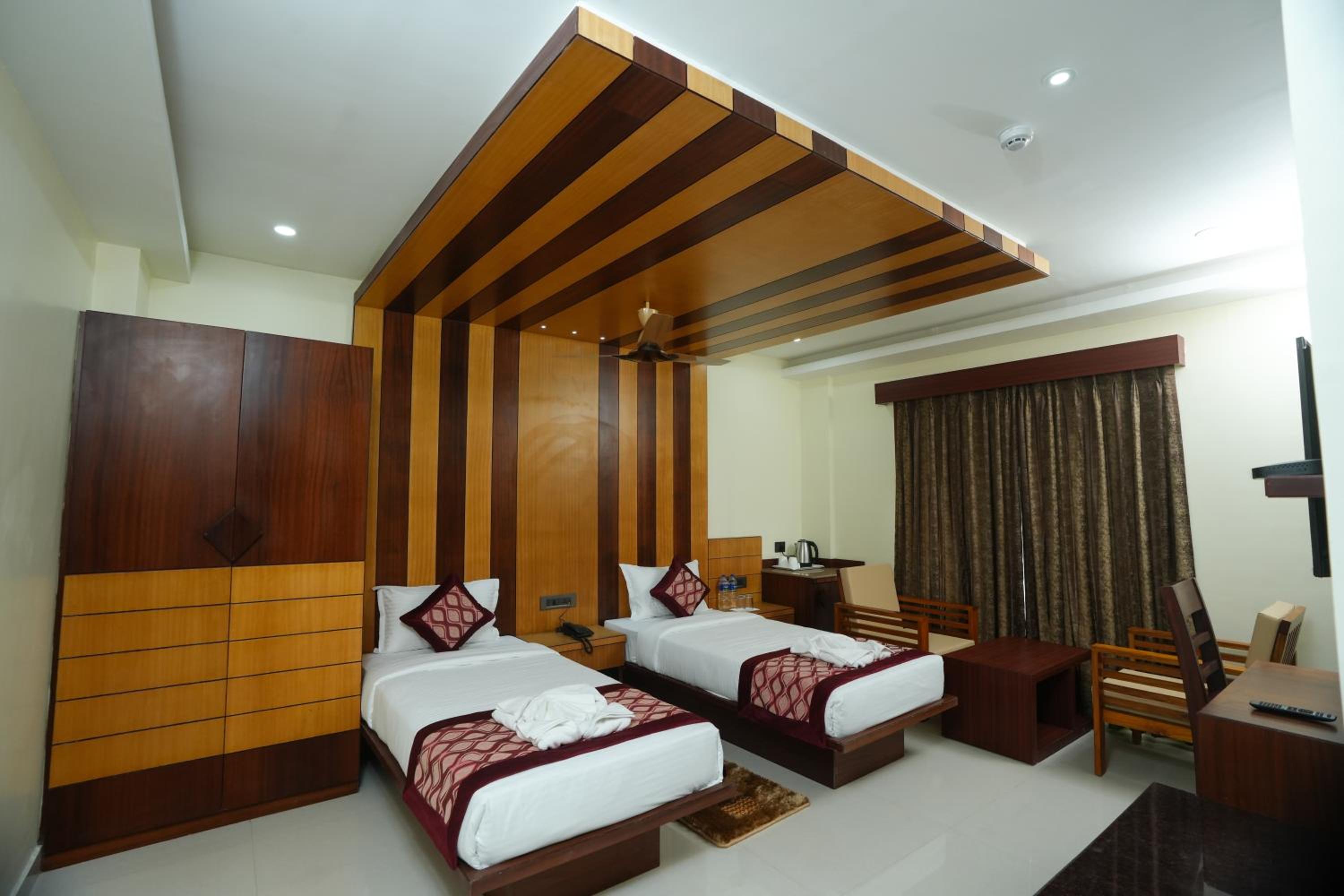 Deluxe Room - Photo 7