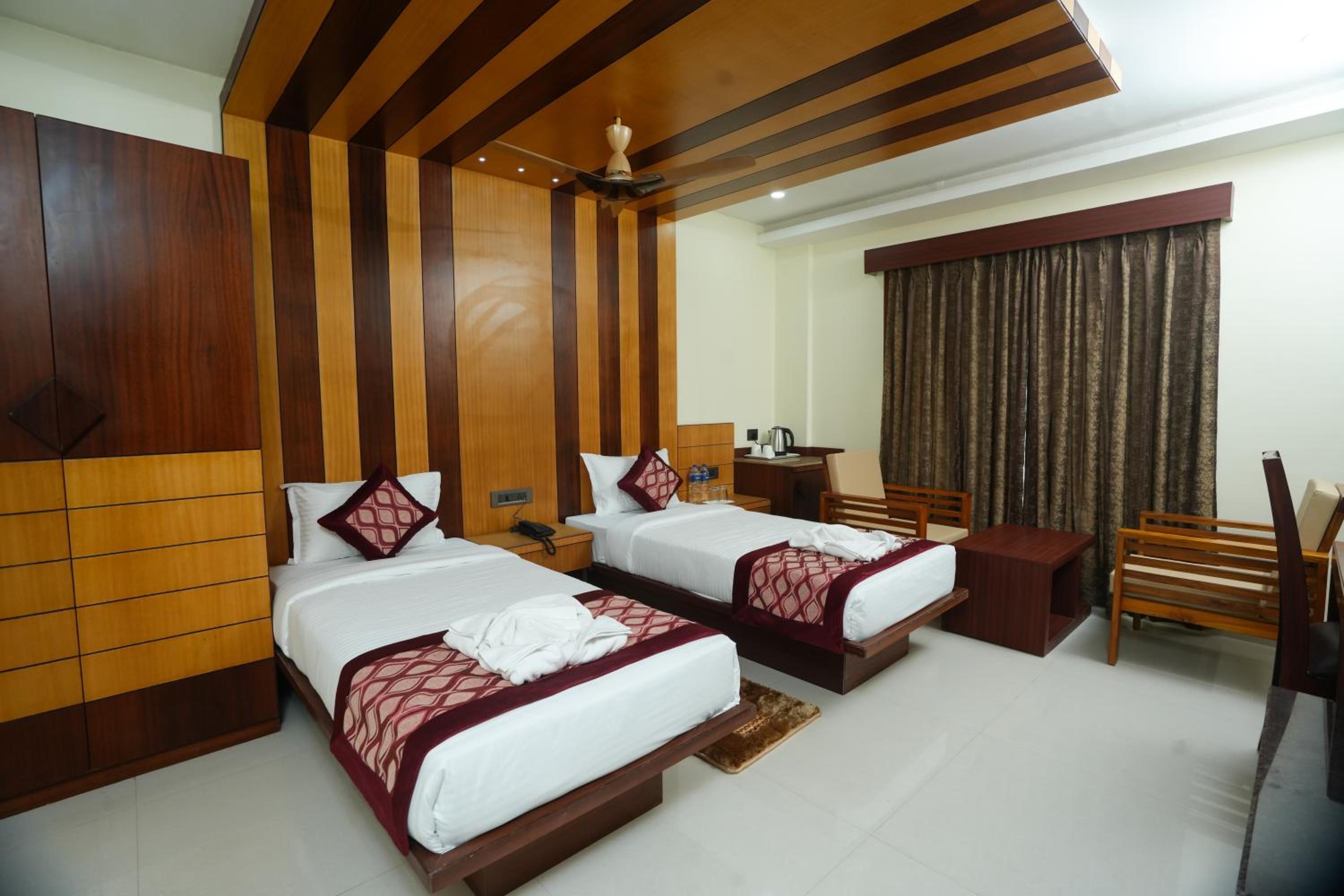 Deluxe Room - Photo 10