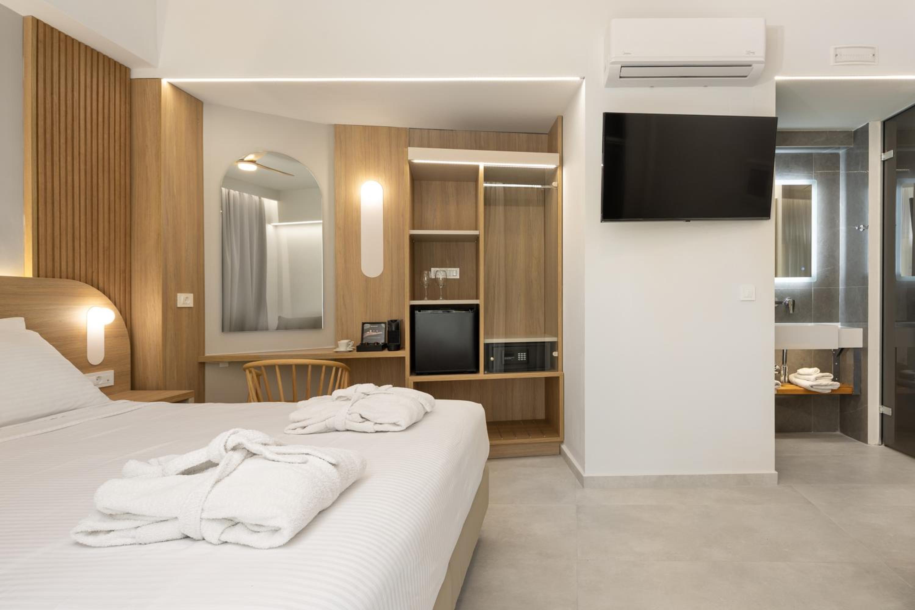 Standard Double or Twin Room - Photo 2