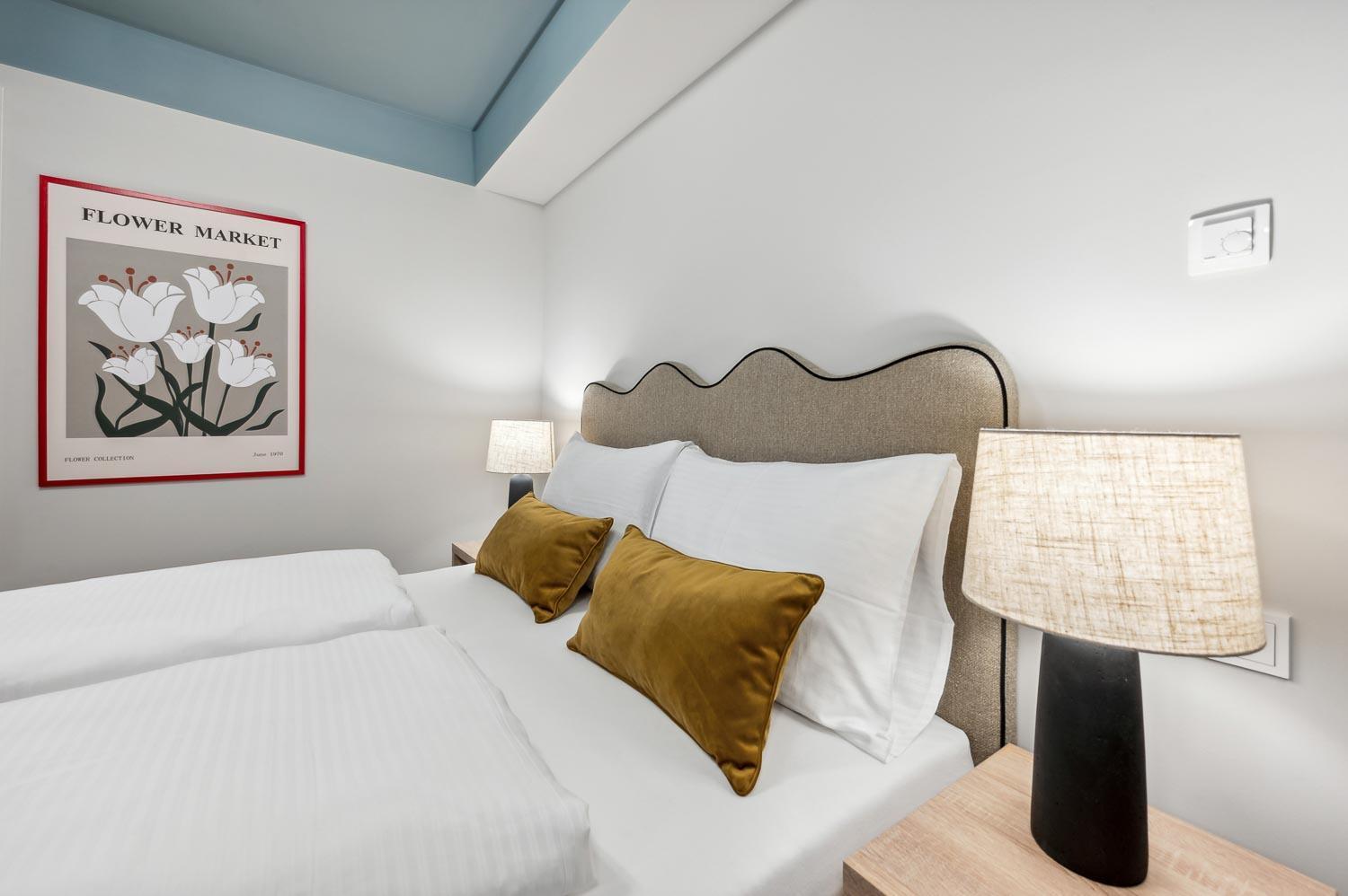Room with sofa bed (Basement) photo 2