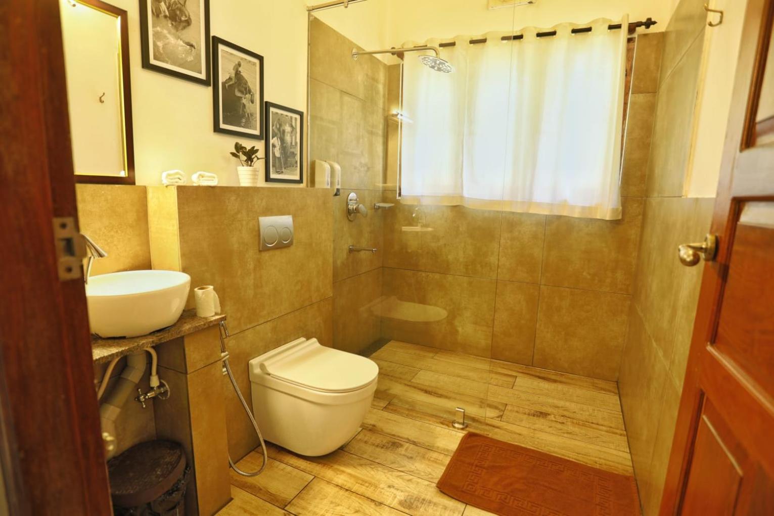 Deluxe Double Room - Photo 31