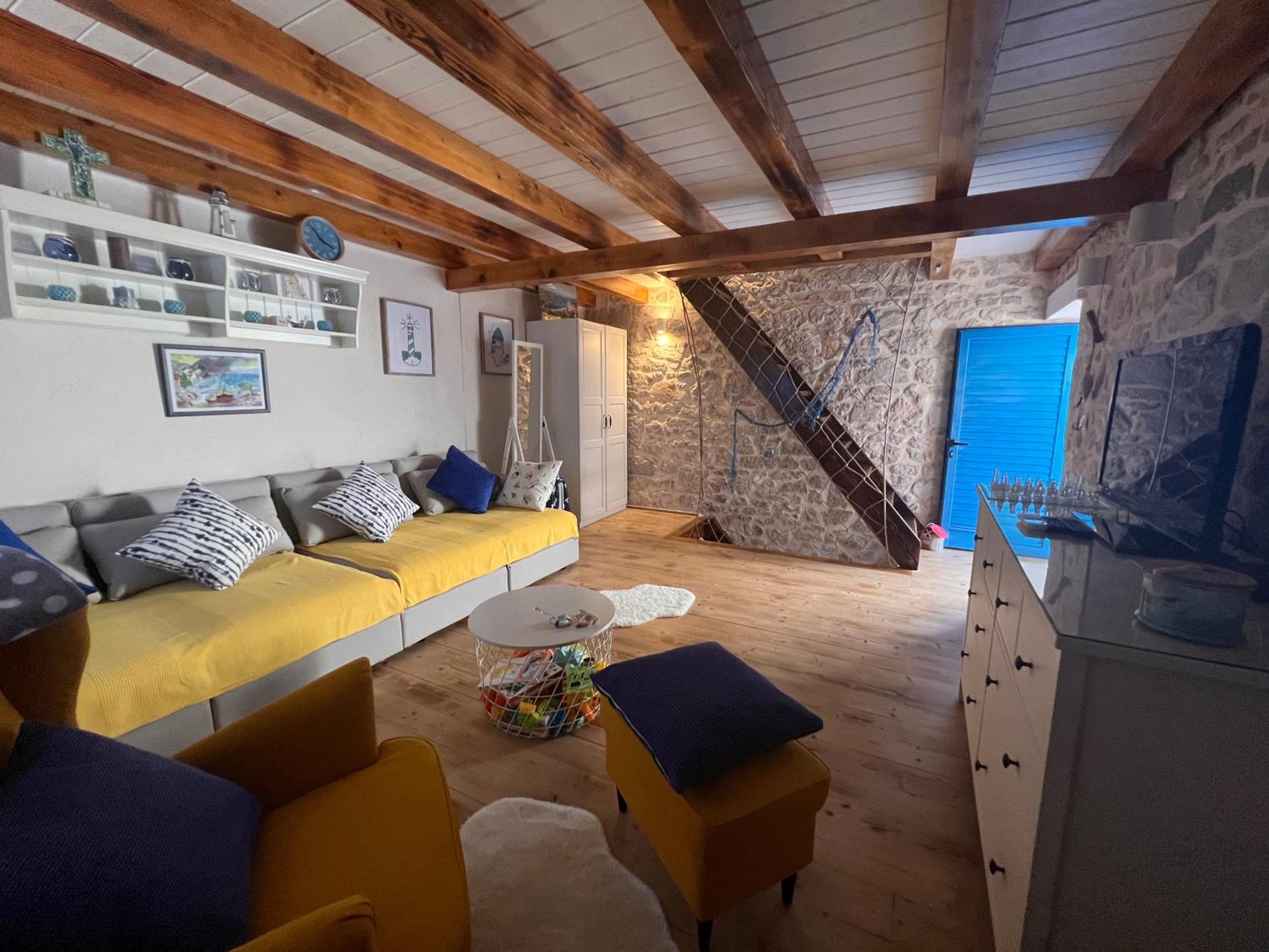 One-Bedroom House photo 1