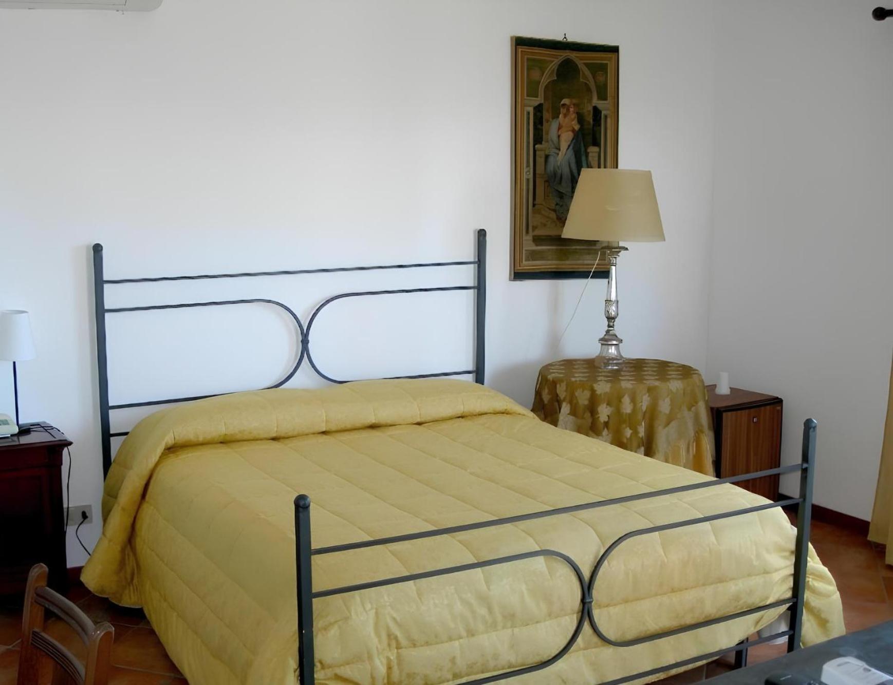 Two-Bedroom Villa with Garden photo 1