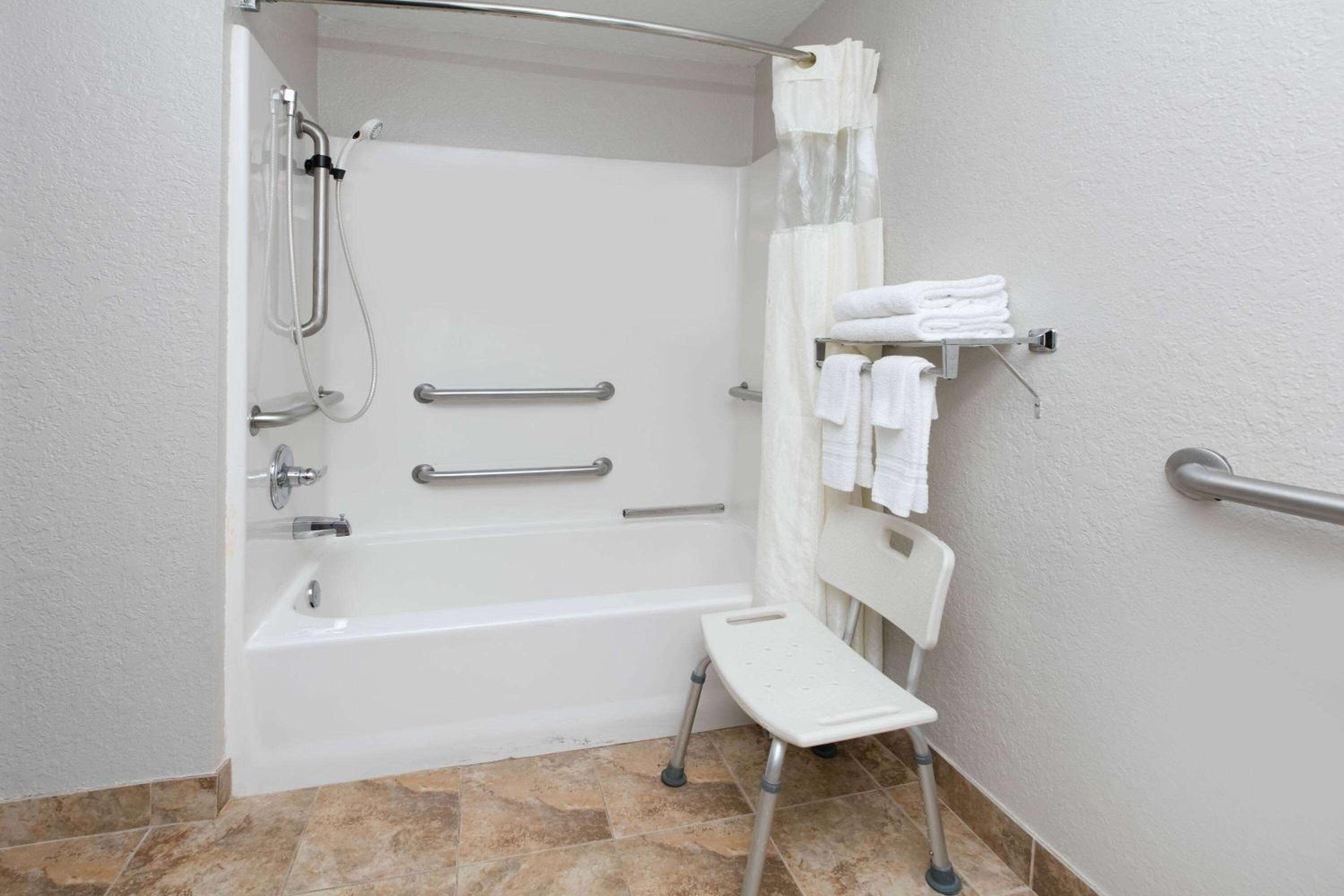 King Room - Disability Access- Non-Smoking
