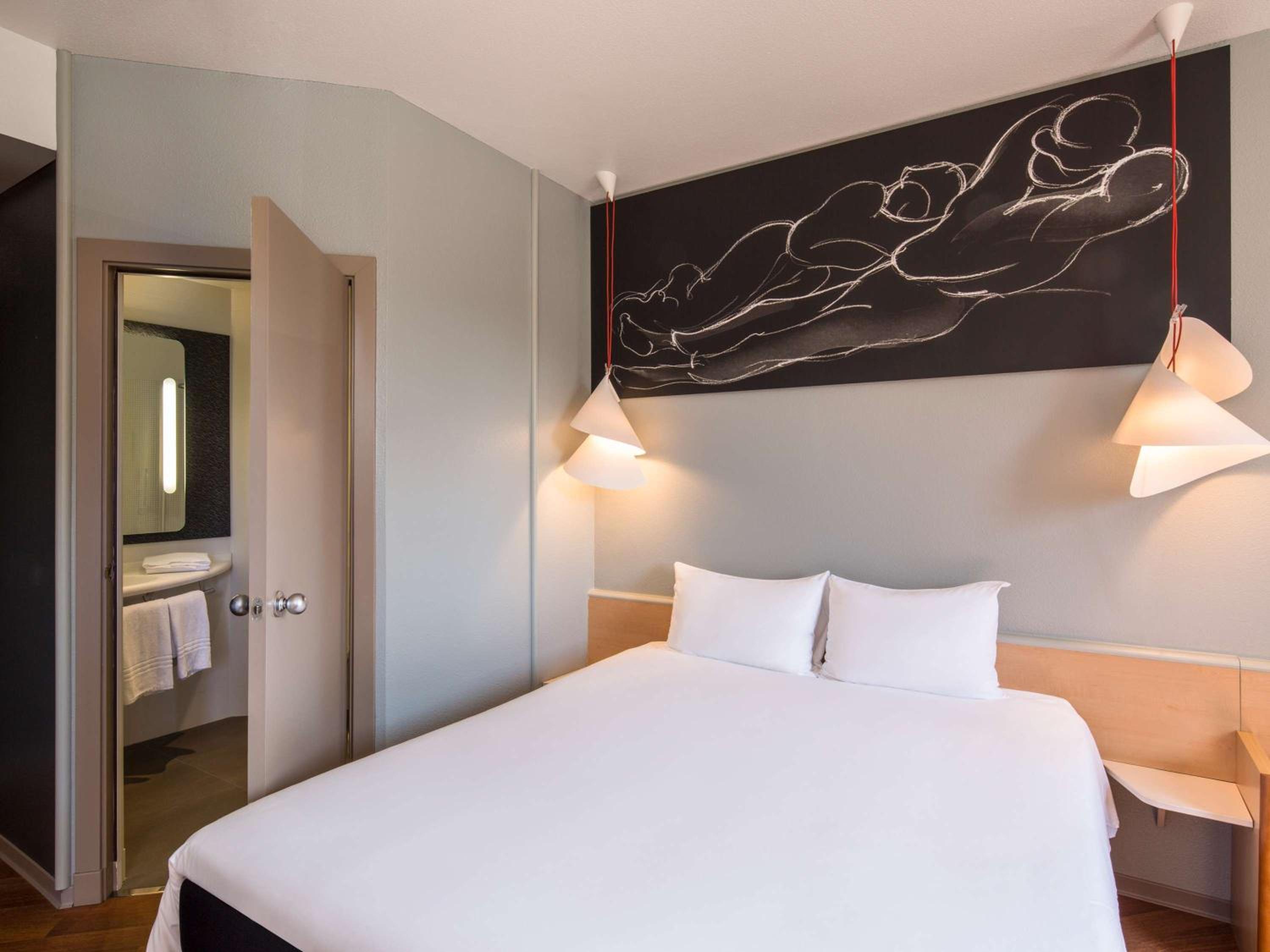 Double Room - Photo 7