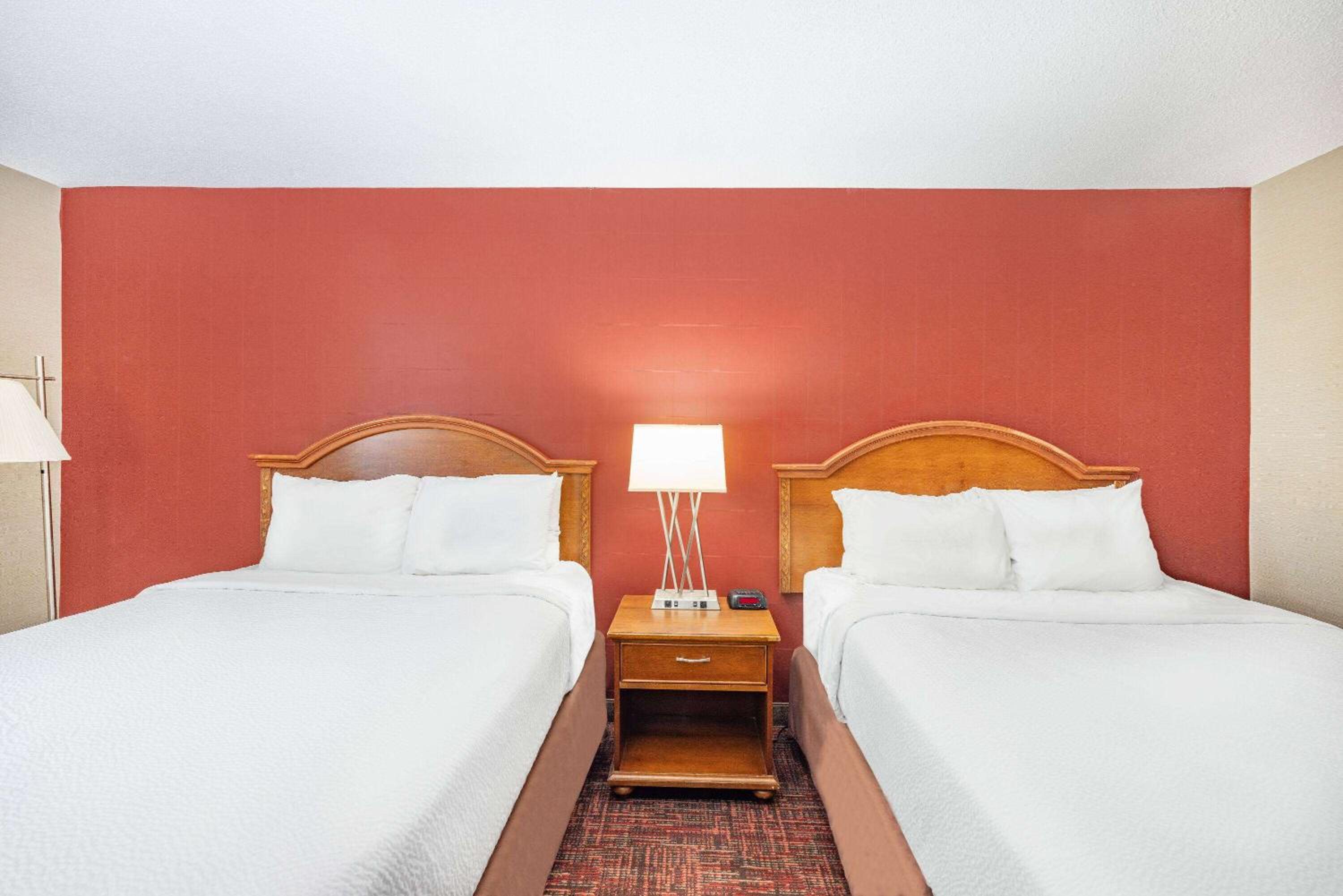 Twin Room with 2 Queen Beds, Non-Smoking - Photo 1