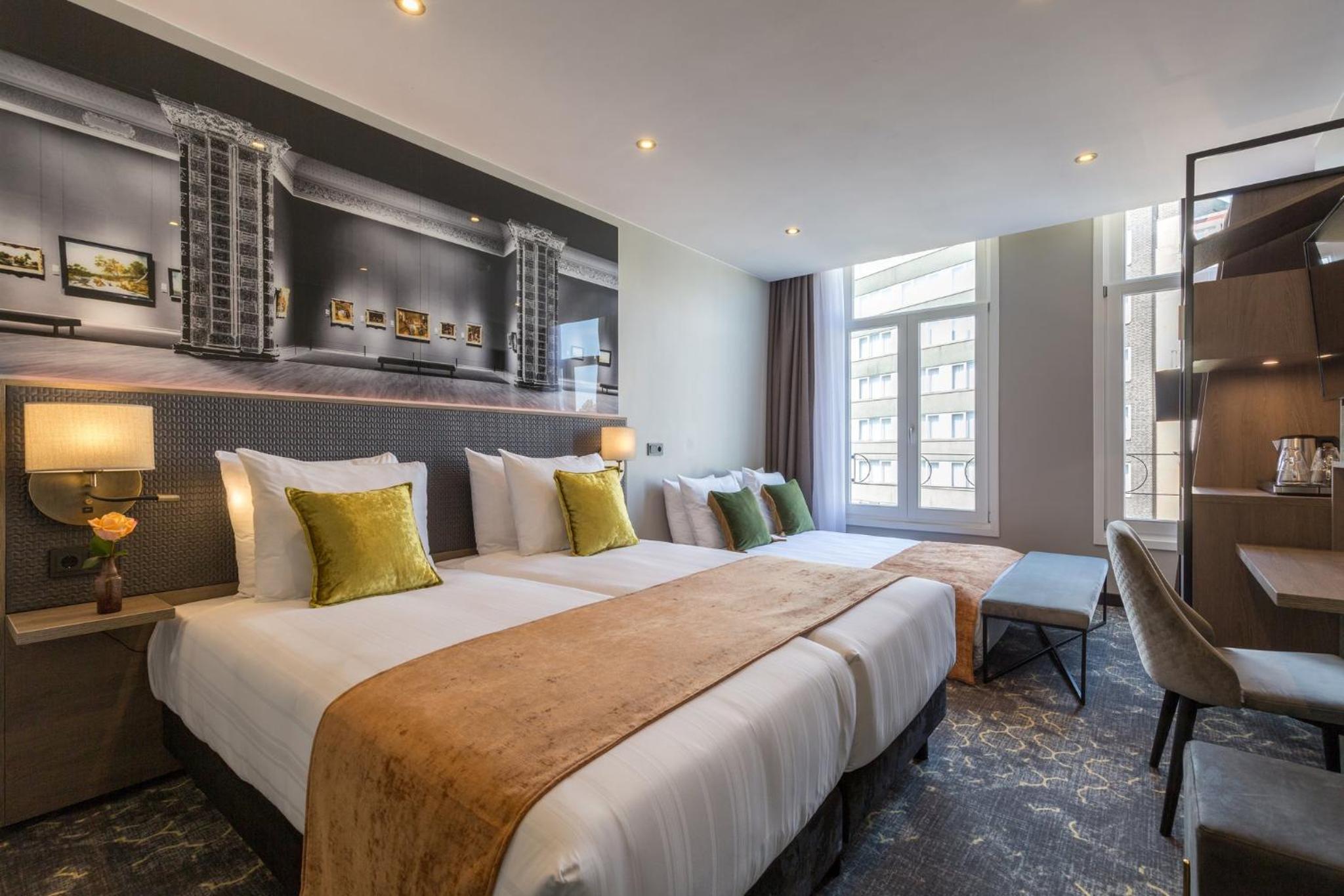 Comfort Room 1 Double Bed 1 Twin Bed photo 3
