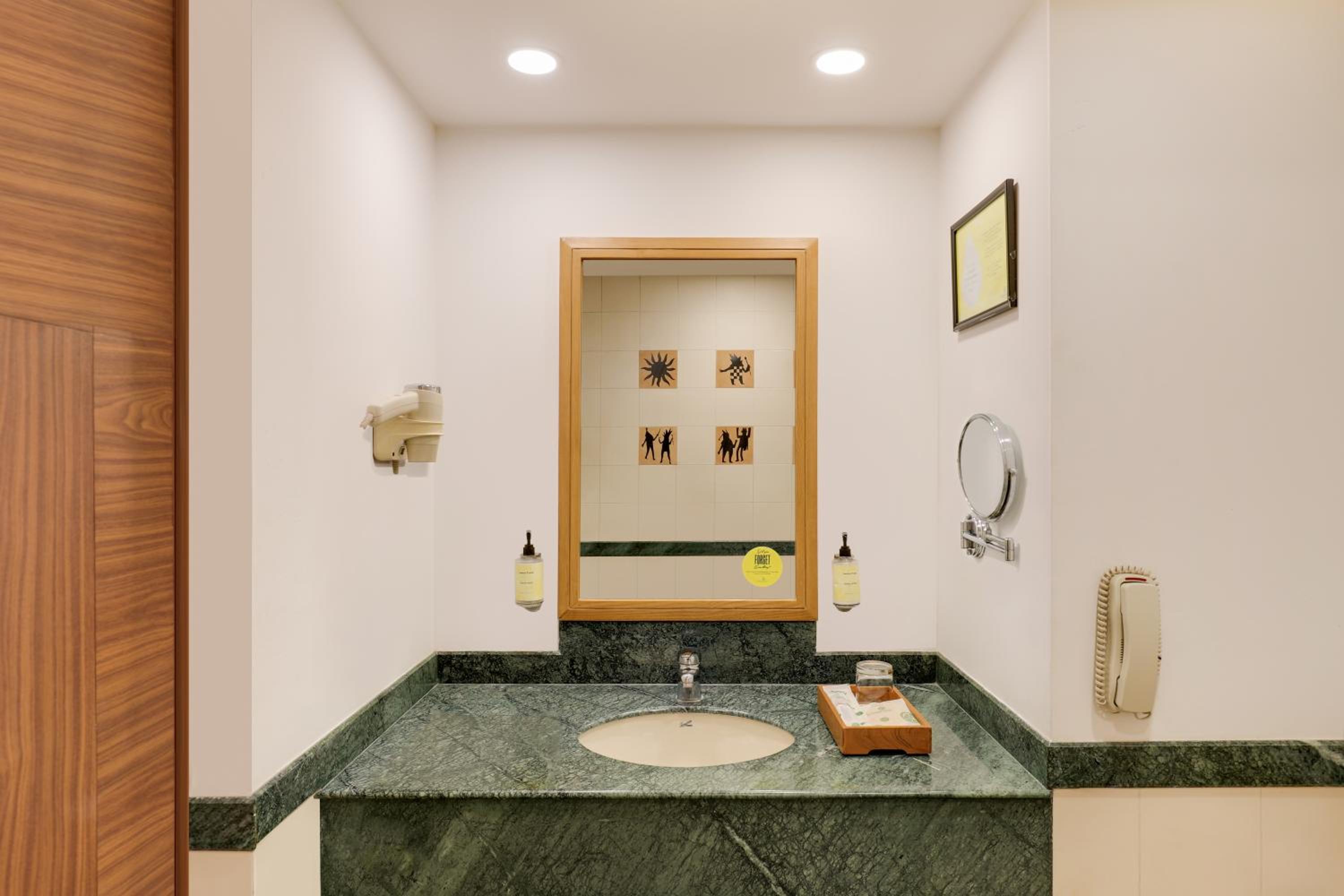 Executive King Room with Garden - Photo 7