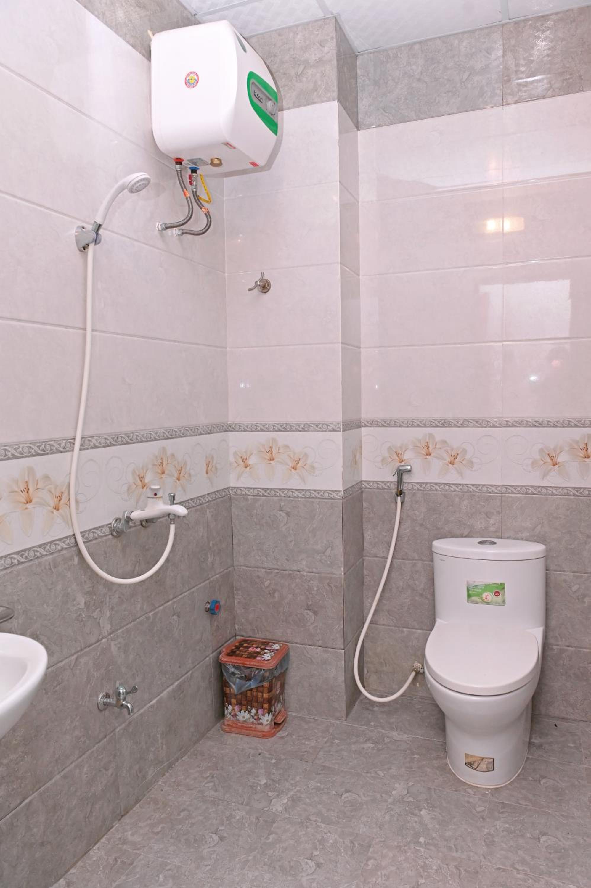 Twin Room - Photo 3