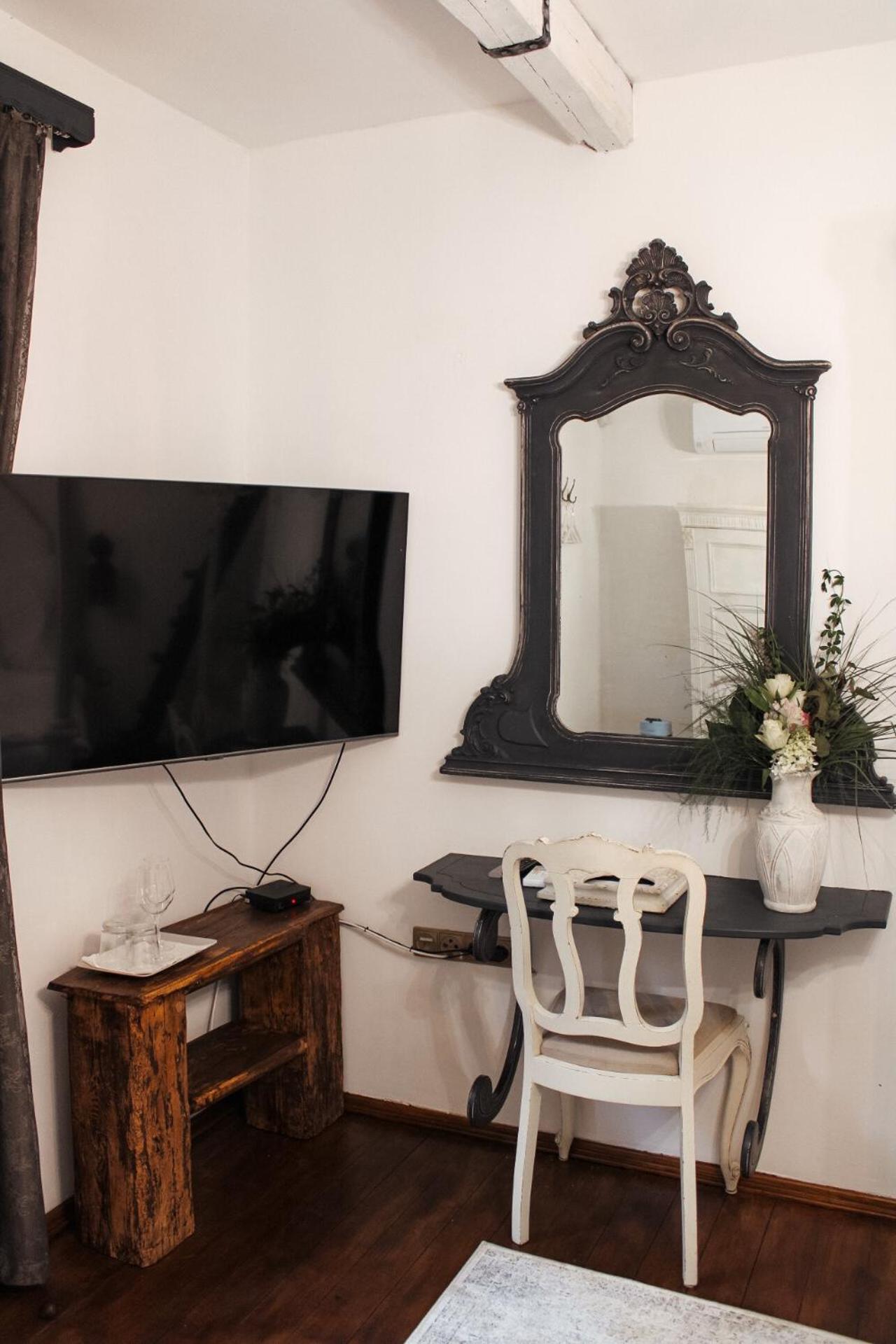 Deluxe Double Room With Shower photo 1
