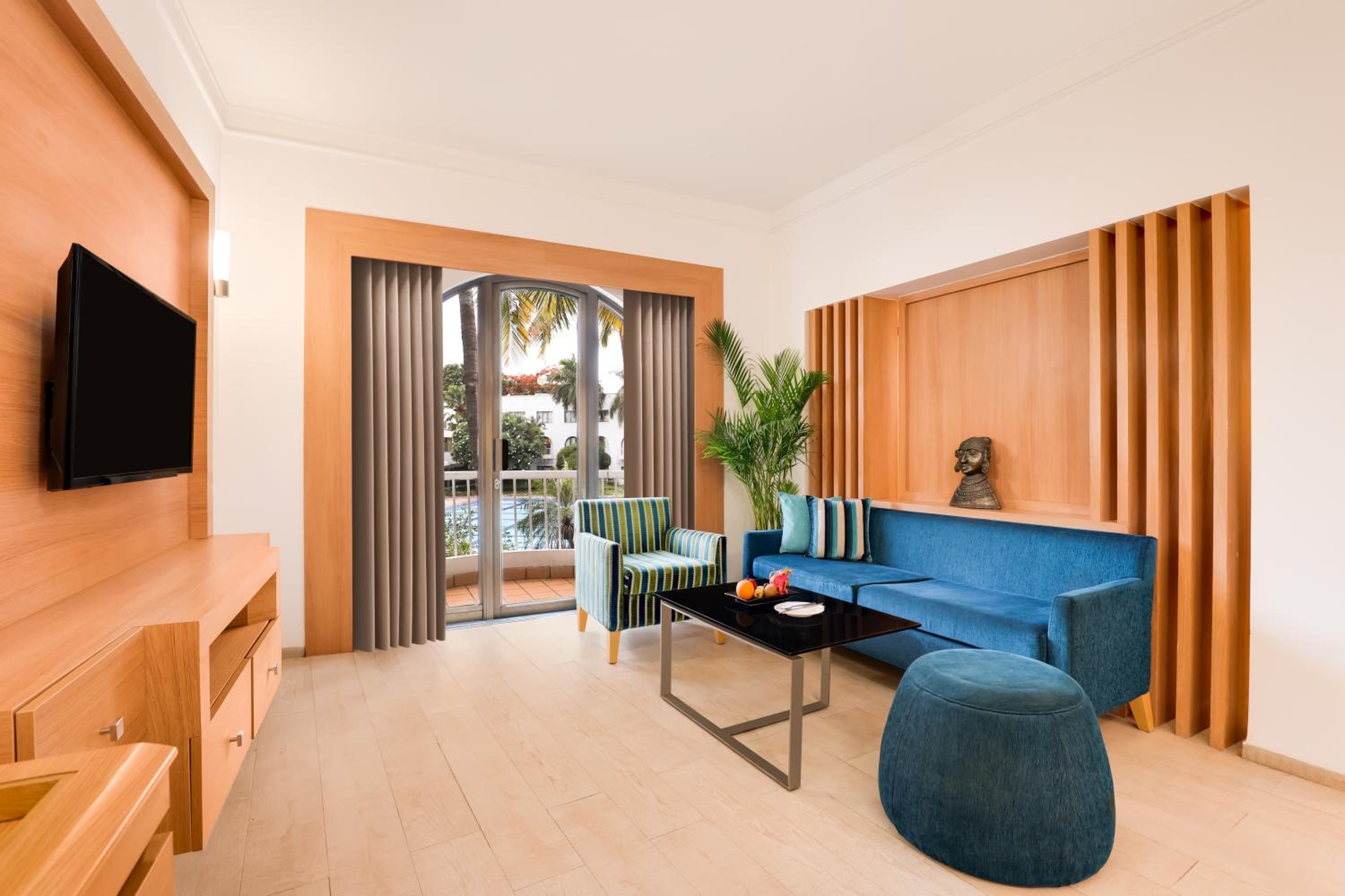 Executive Suite - Photo 7
