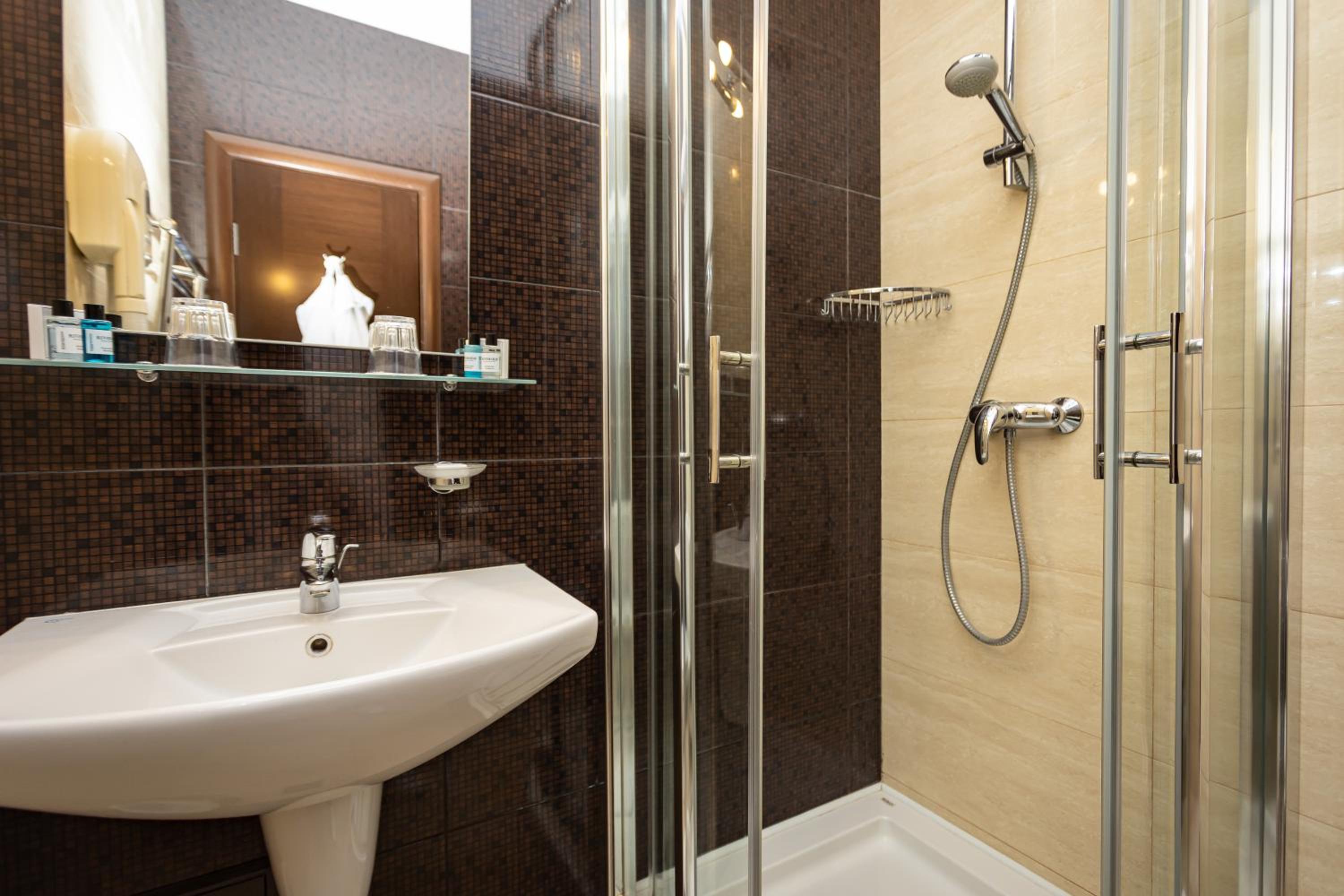 Superior Double Room with King Size Bed photo 2
