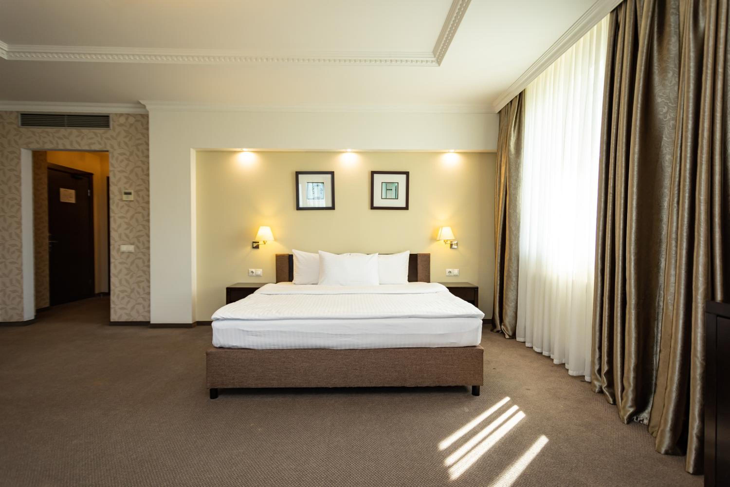 Superior Double Room with King Size Bed