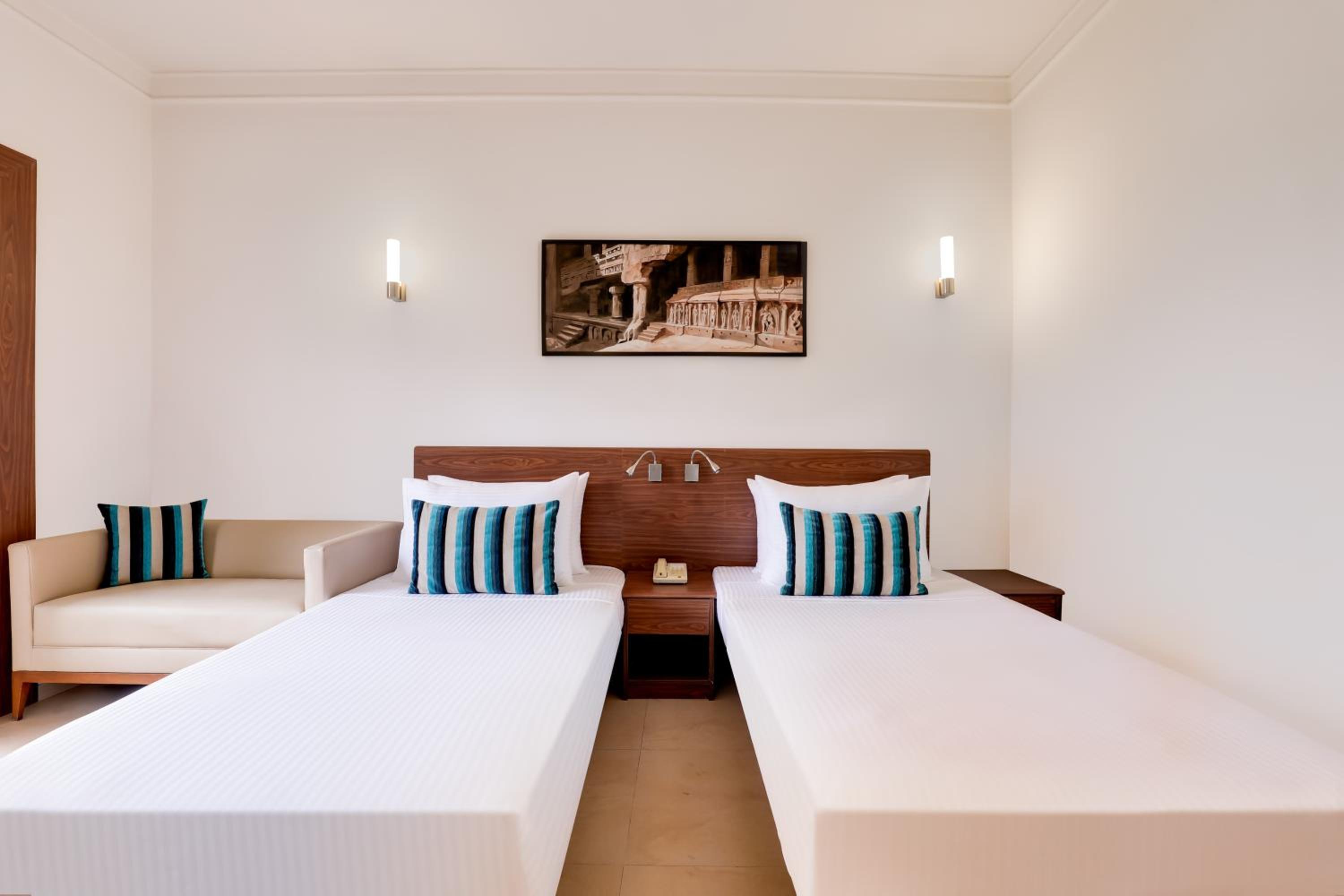 Executive Twin Room with Garden - Photo 3