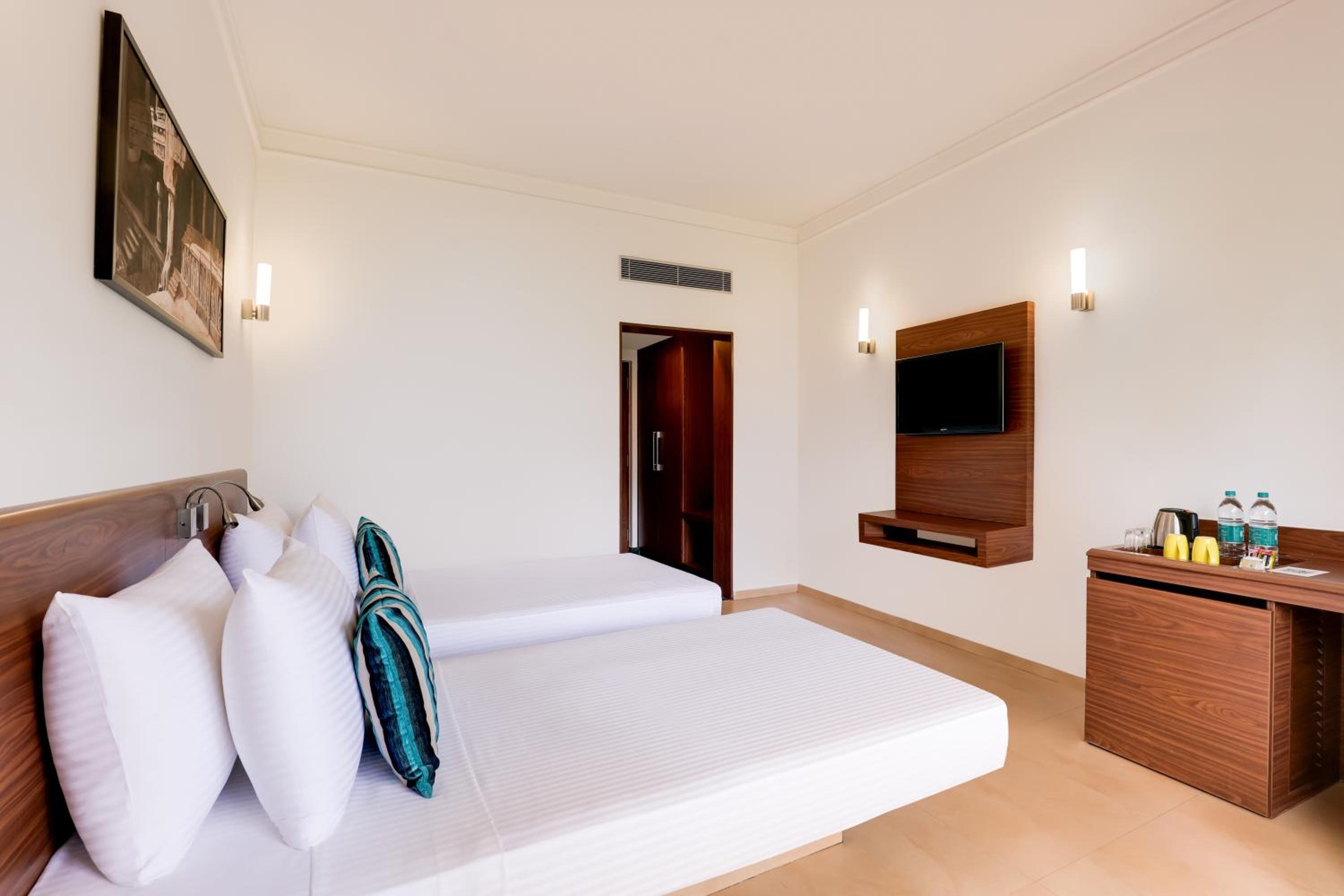 Executive Twin Room with Garden - Photo 1