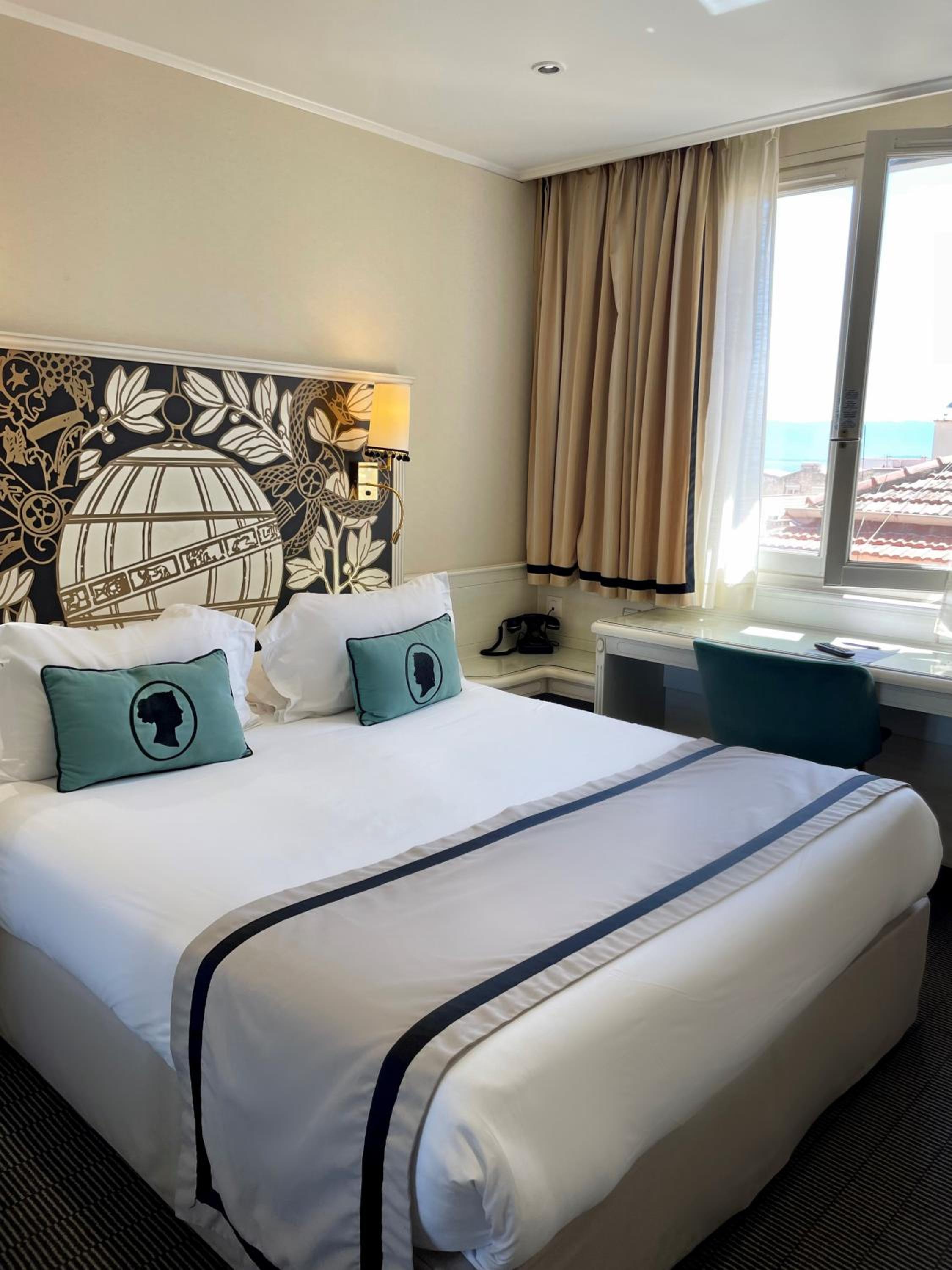 Double Room - Photo 15