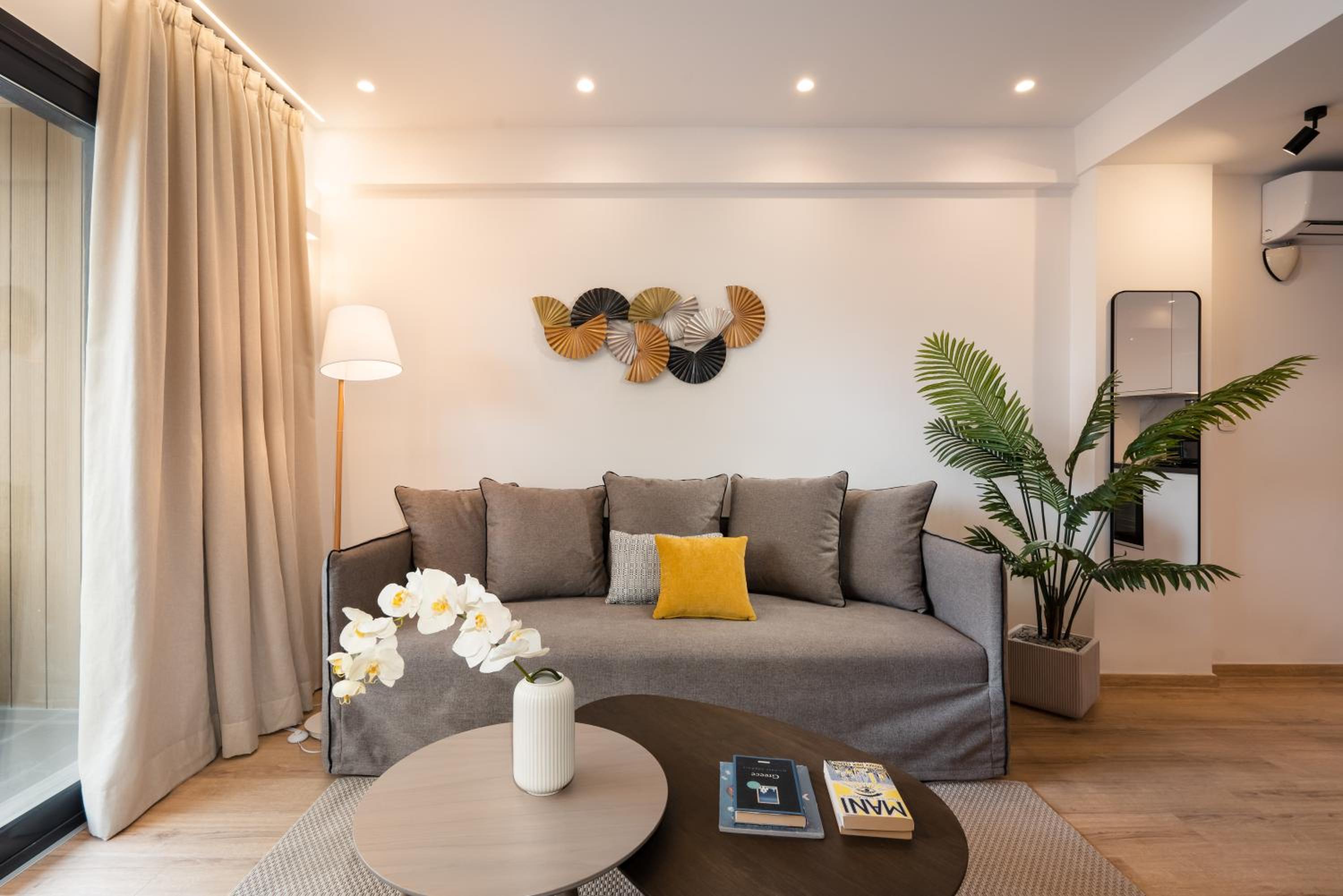 Two-Bedroom Deluxe Apartment with Balcony photo 1