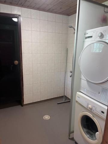 Two-Bedroom Cottage - Photo 21