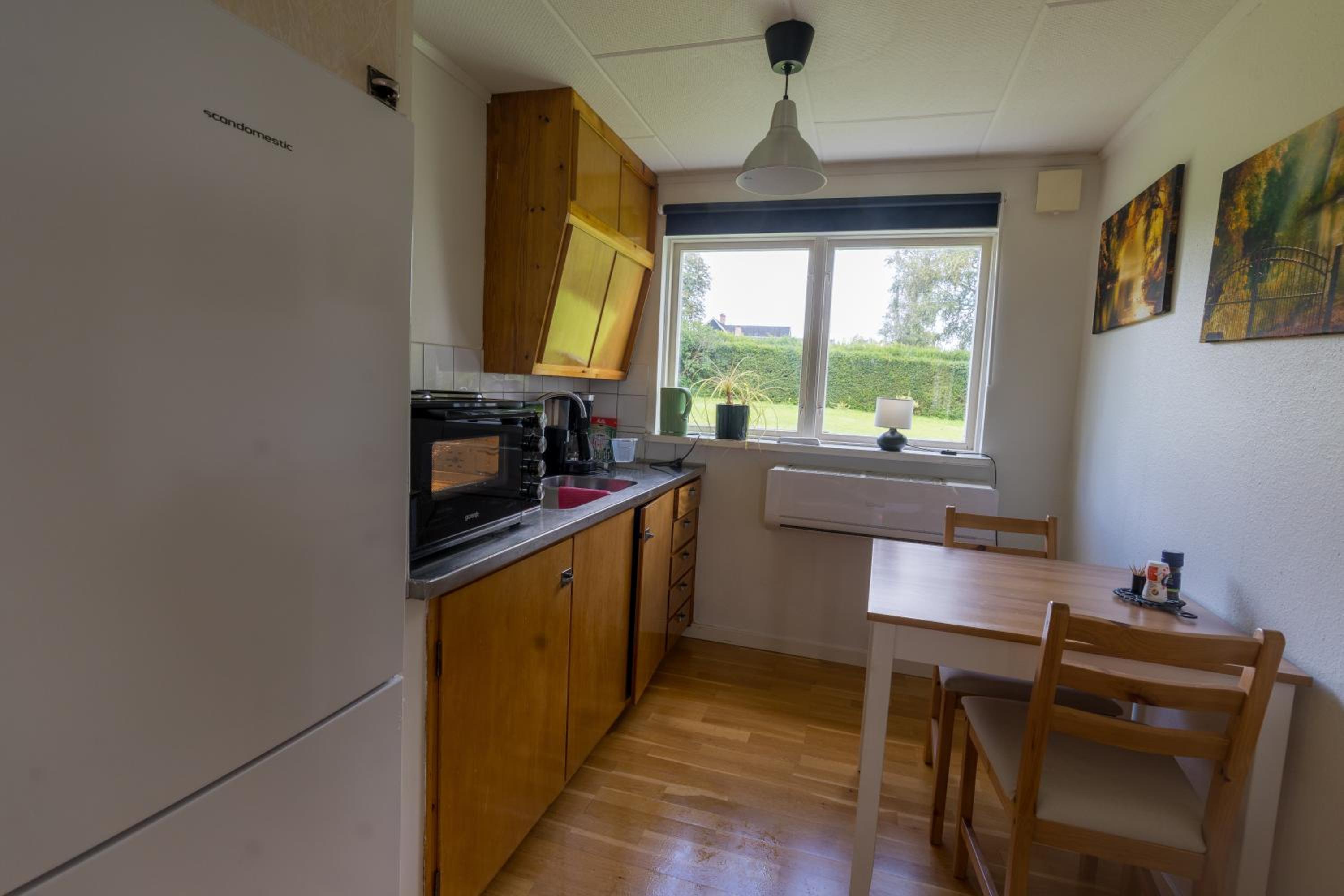 One-Bedroom House - Photo 16