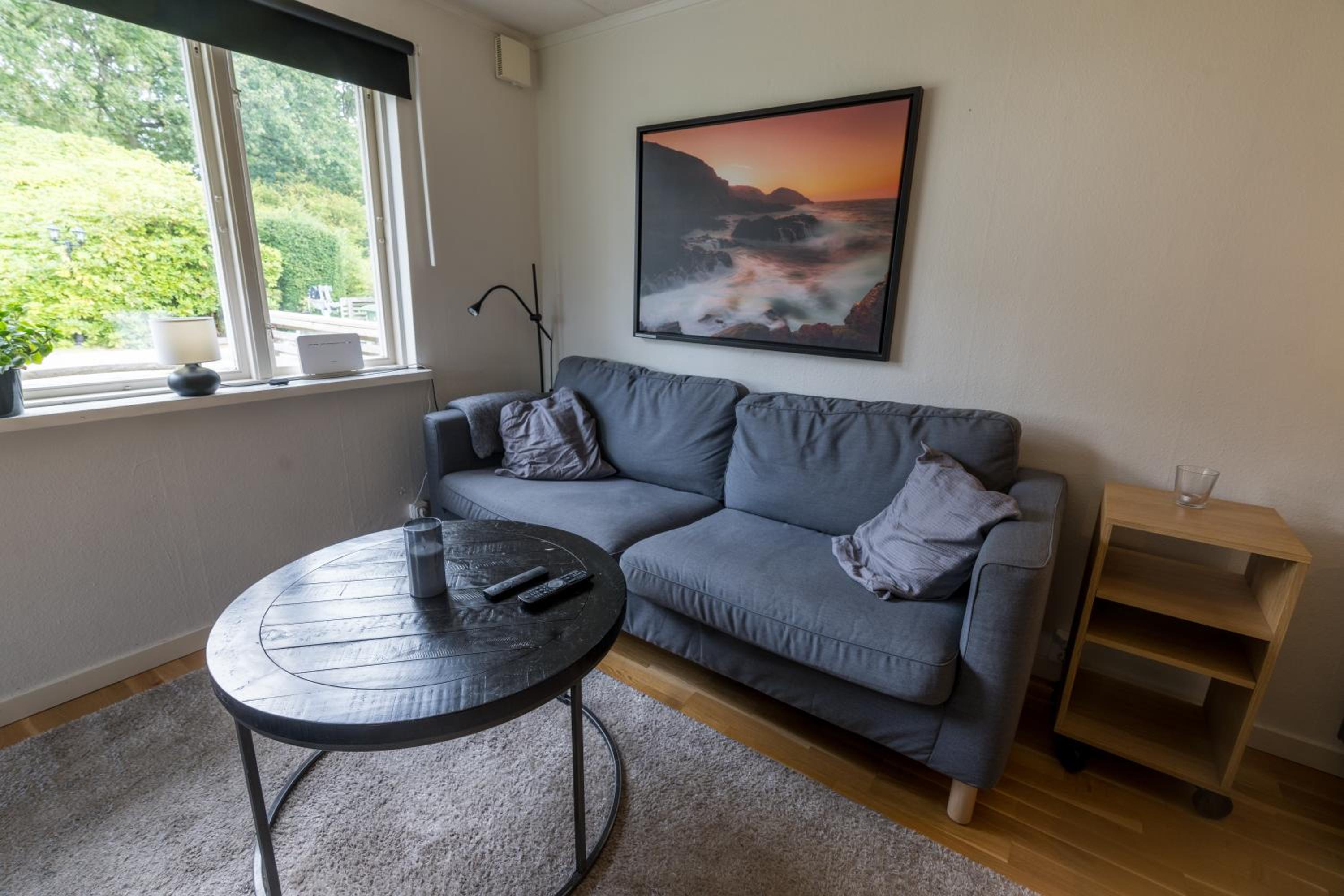 One-Bedroom House - Photo 6
