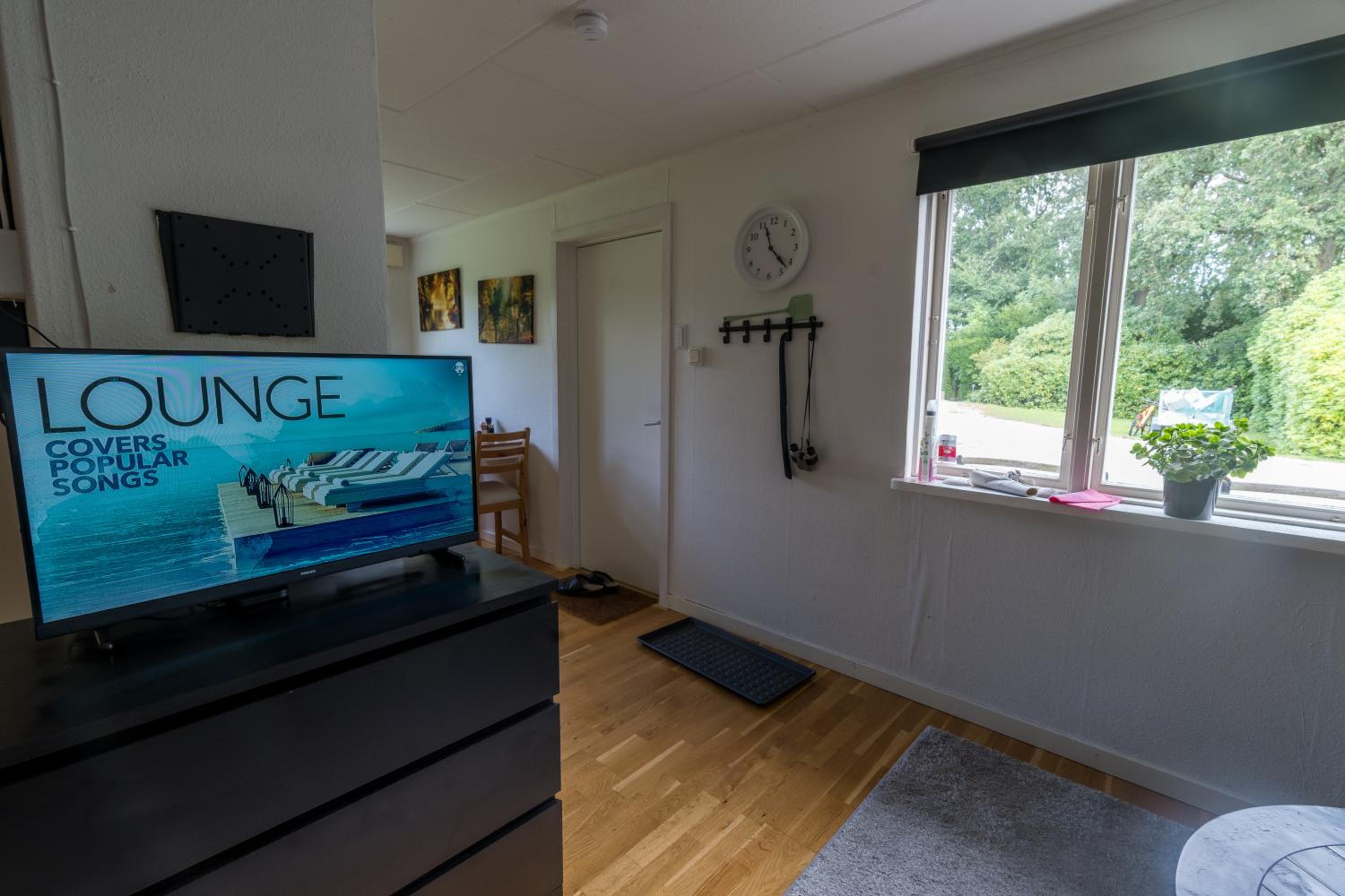 One-Bedroom House - Photo 7