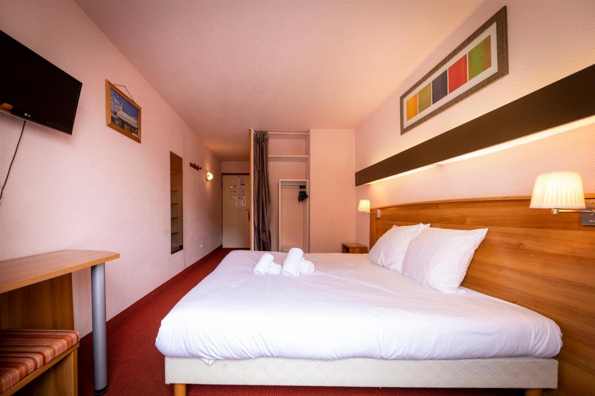 Double or Twin Room with Private Bathroom photo 1