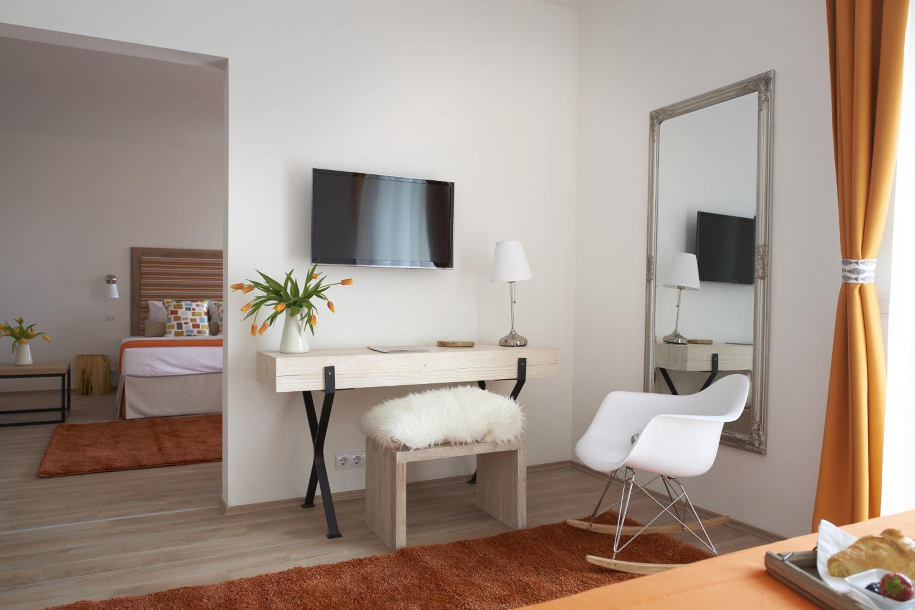 Deluxe Family Room photo 1