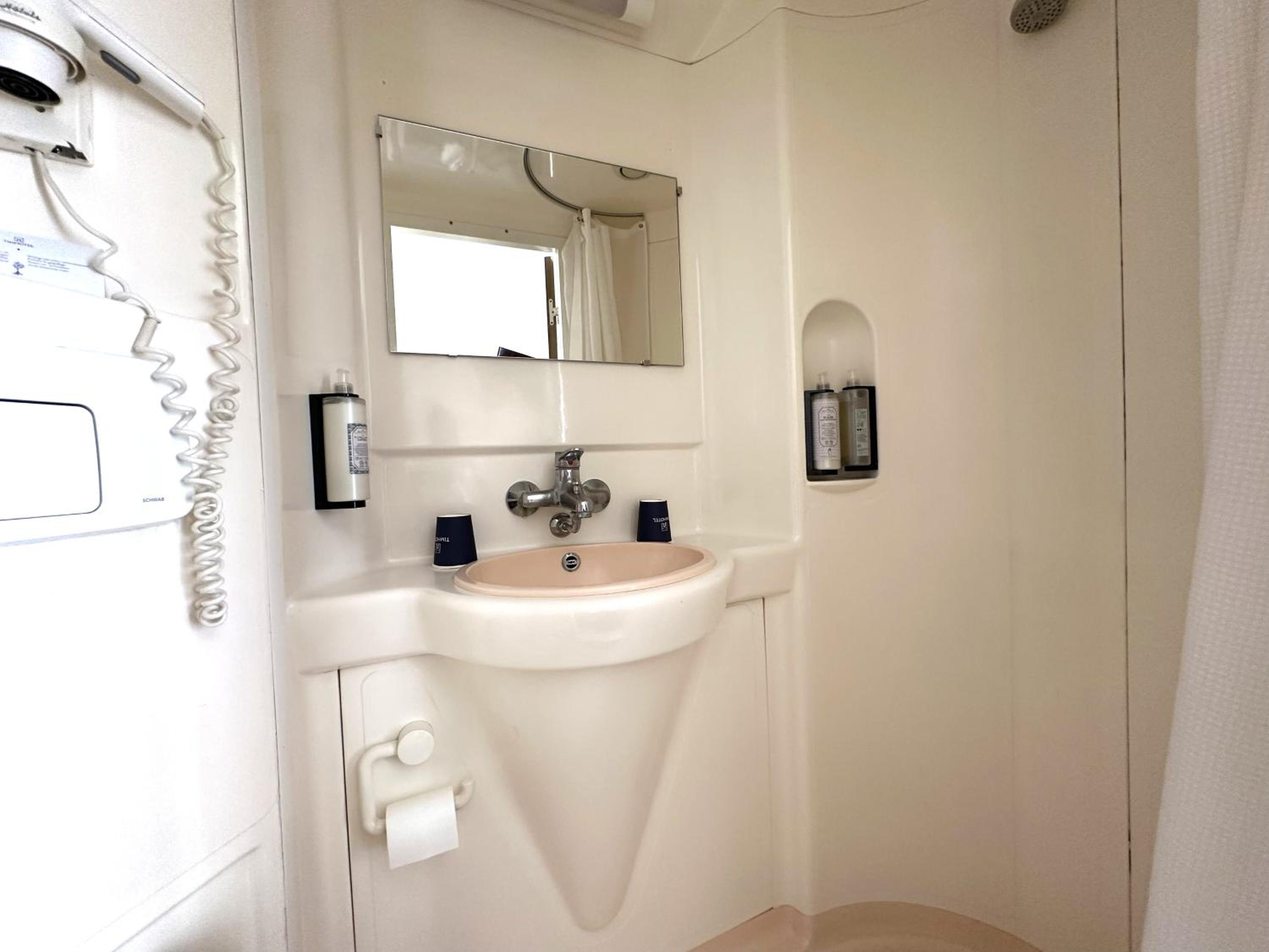 Double Room - Photo 4
