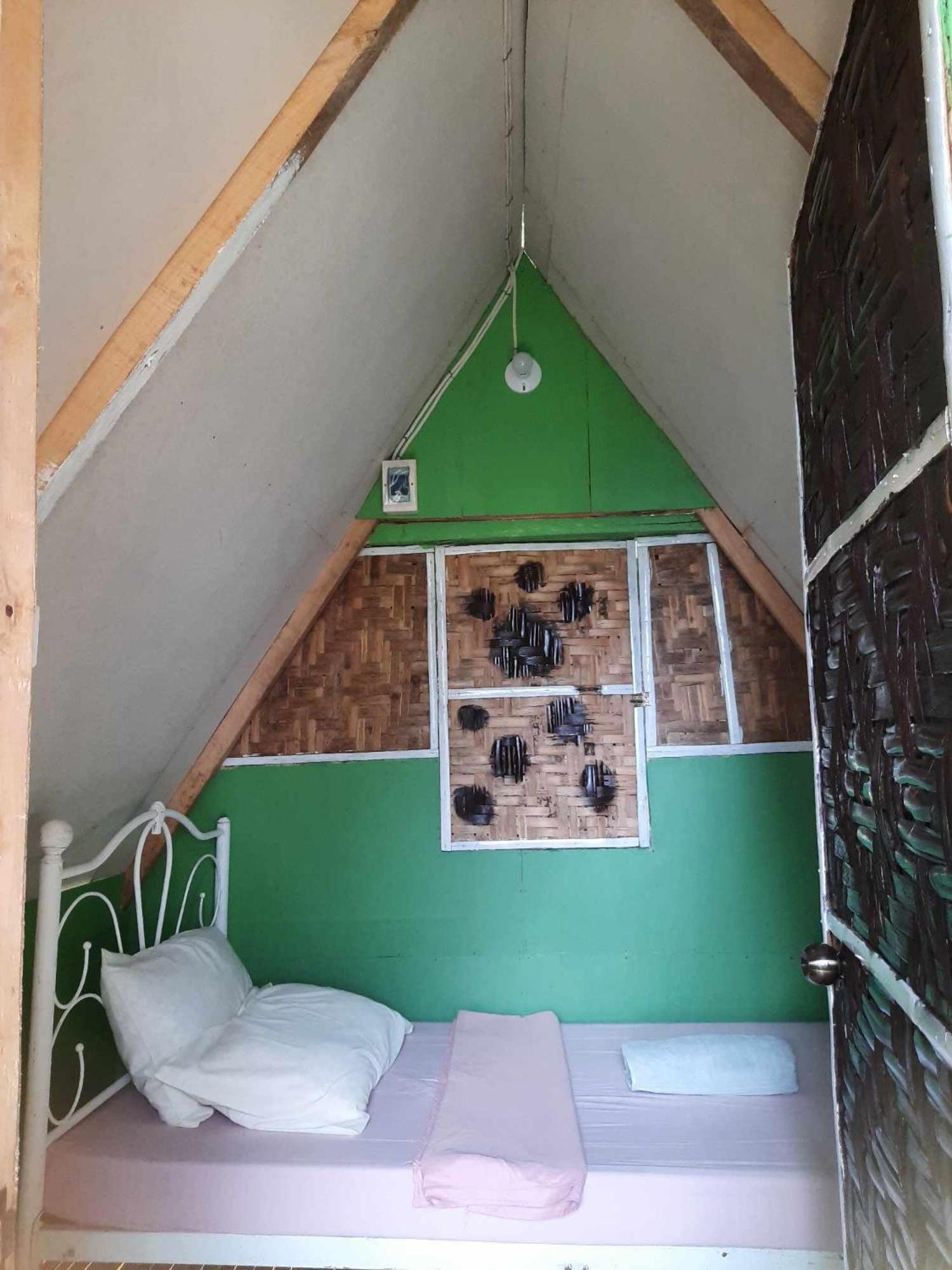 Single Room with Shared Bathroom photo 1