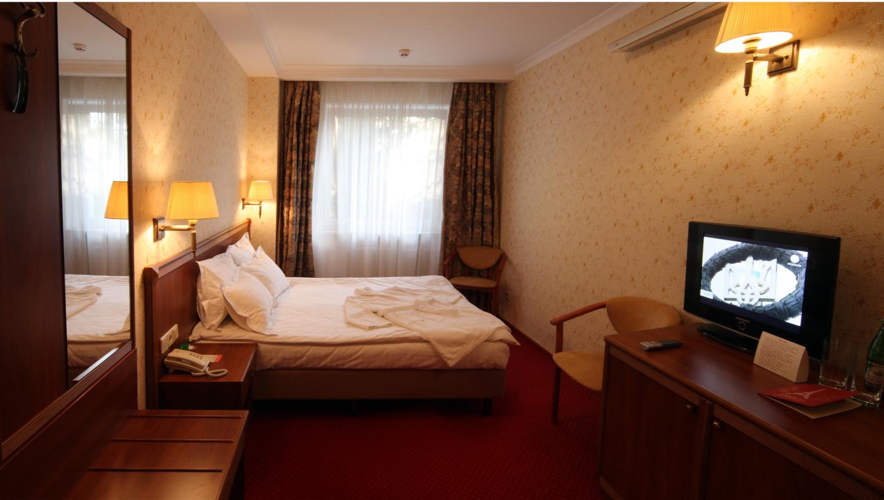 Economy Double Room photo 3