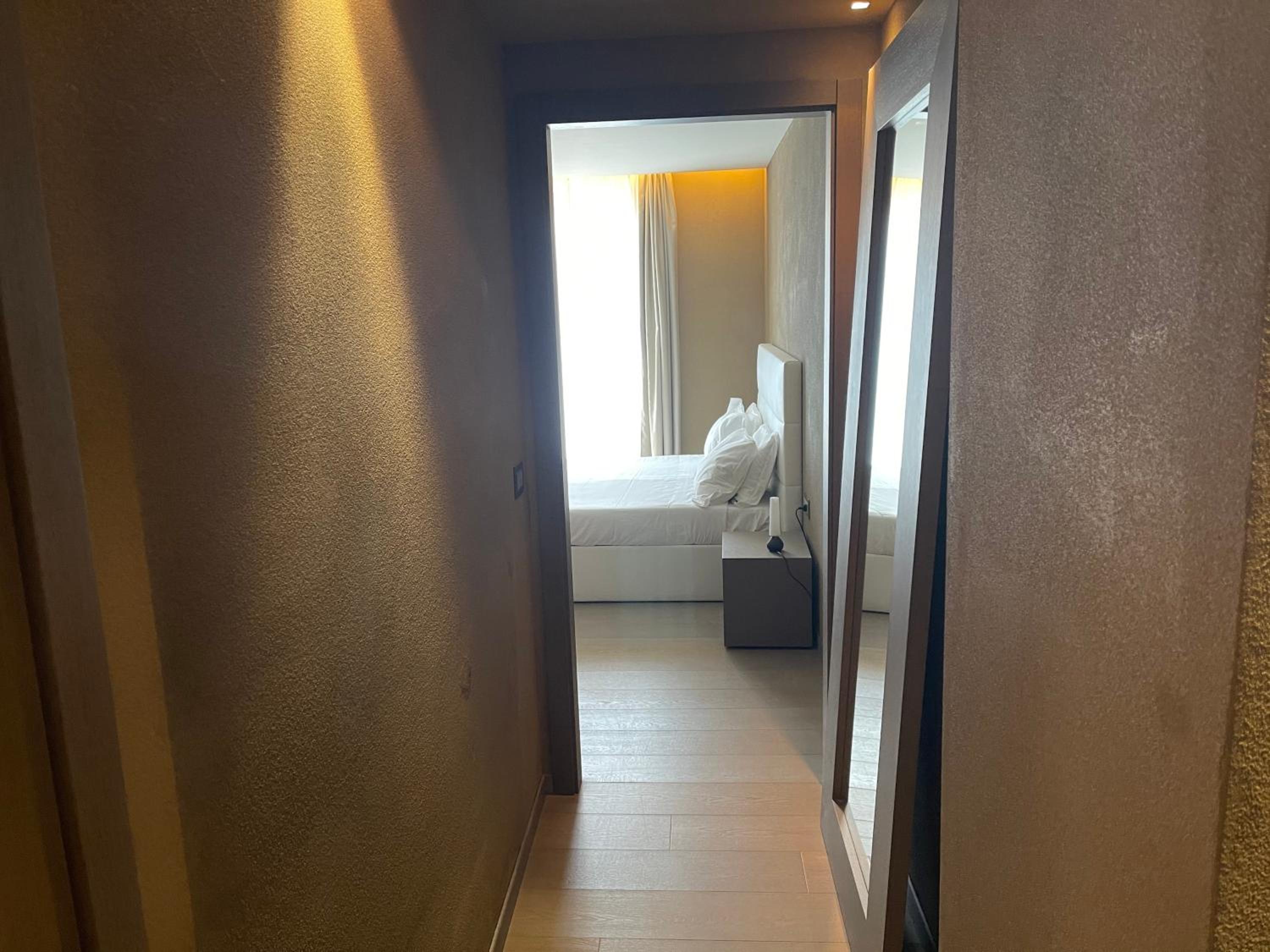 Double or Twin Room with Lake View photo 1