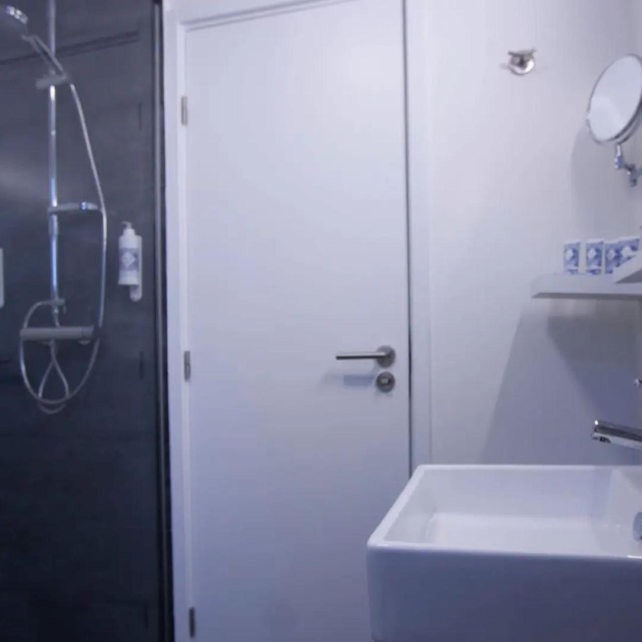 Standard Double Room - Photo 10