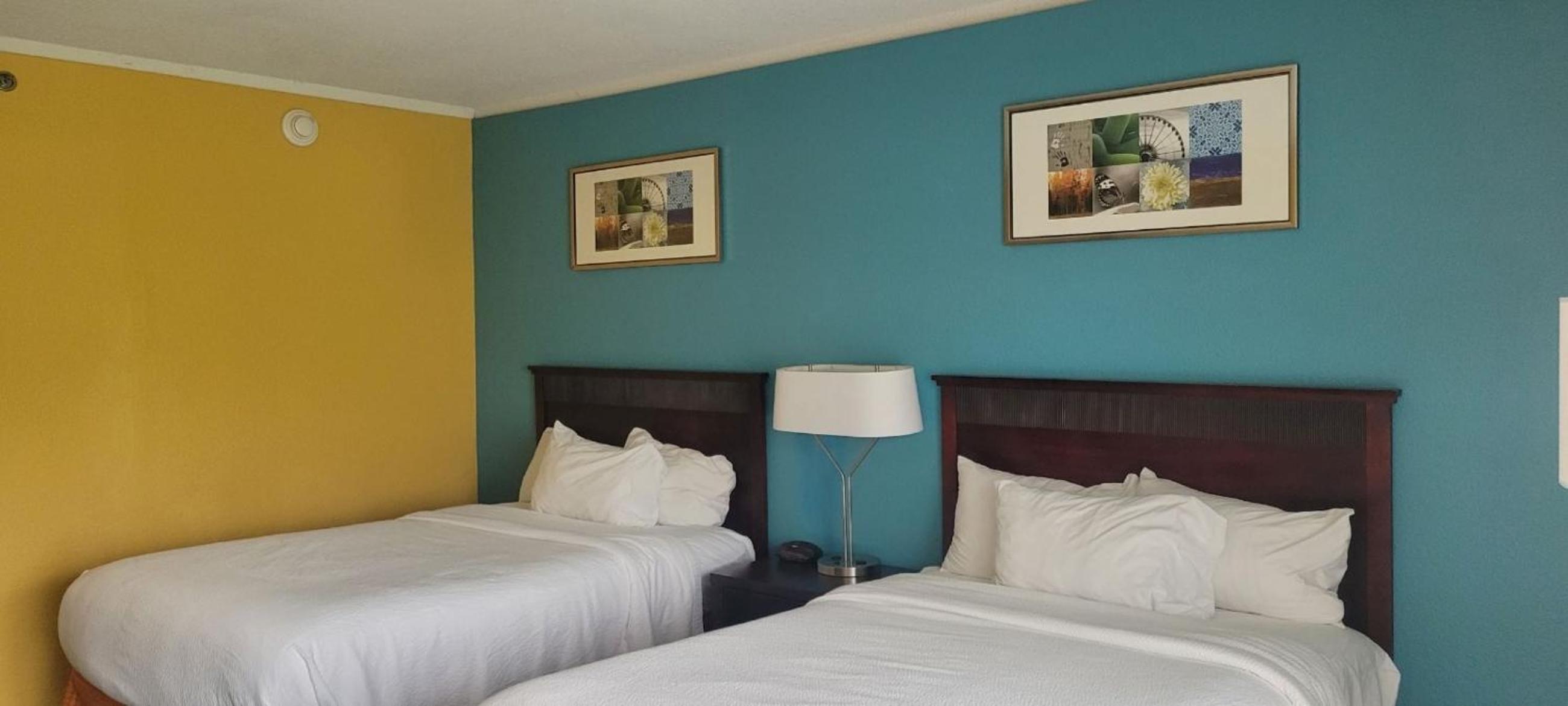 Double Room with Two Double Beds - Photo 4
