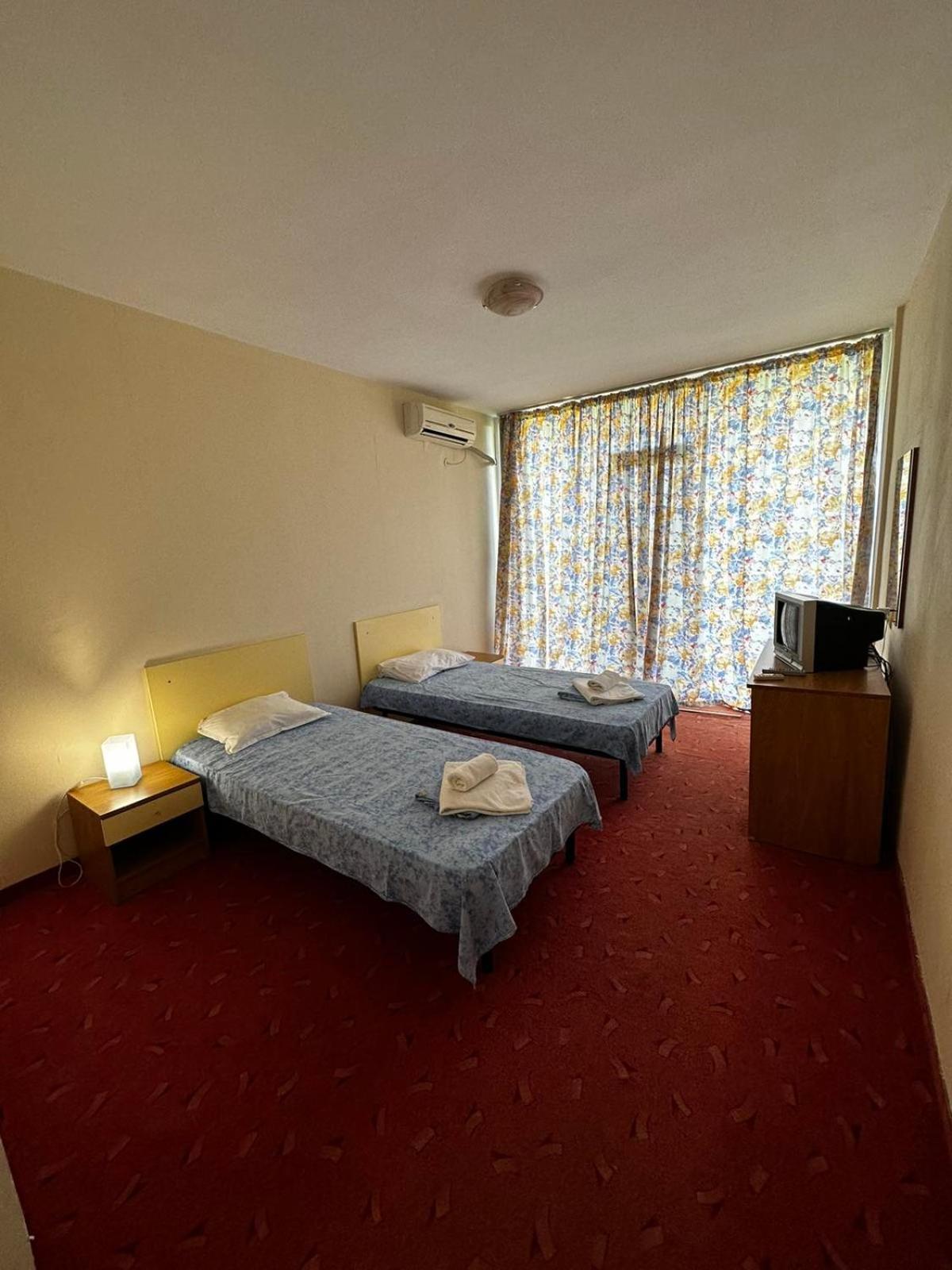 Economy Twin Room - Photo 1