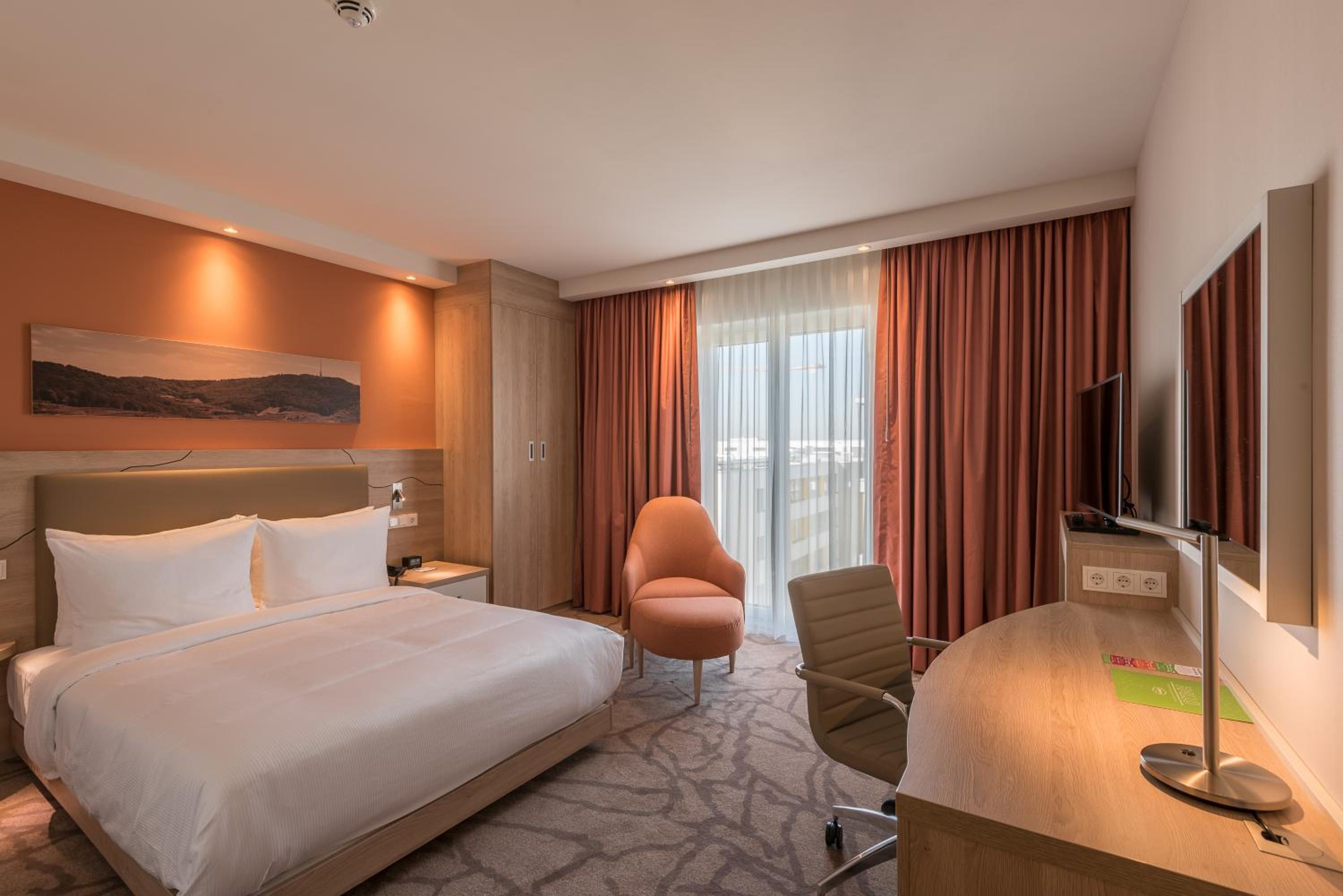Queen Room - Accessible