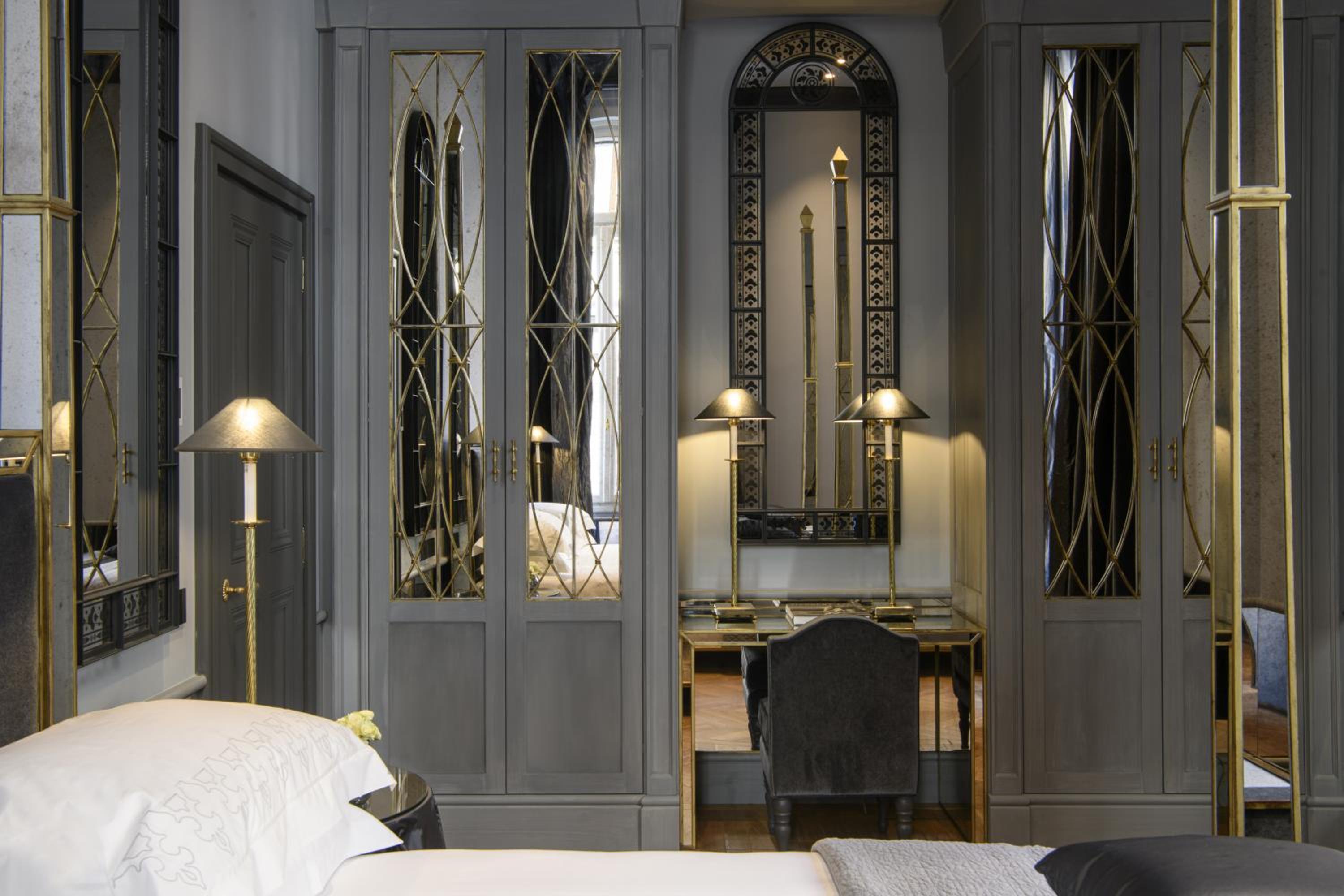 Suite (Non Smoking) - Photo 20