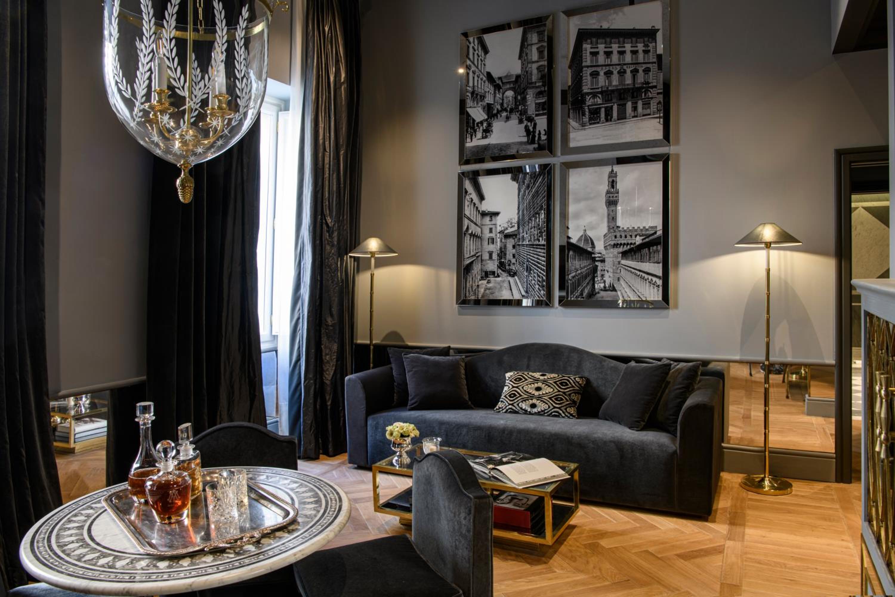 Suite (Non Smoking) - Photo 13