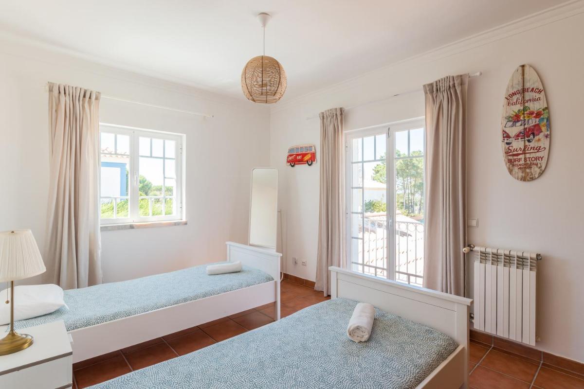 Three-Bedroom Villa photo 2
