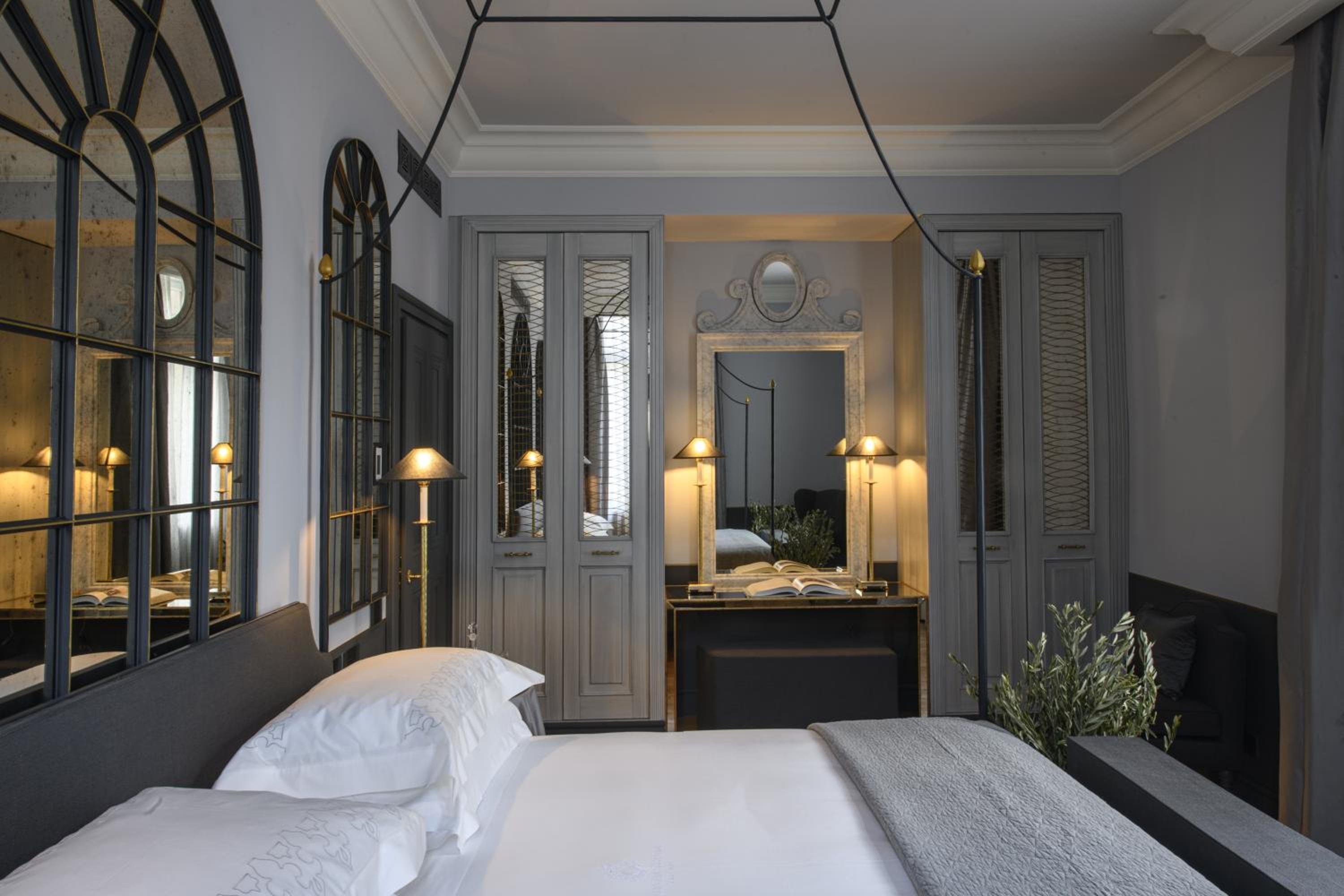 Suite (Non Smoking) - Photo 18