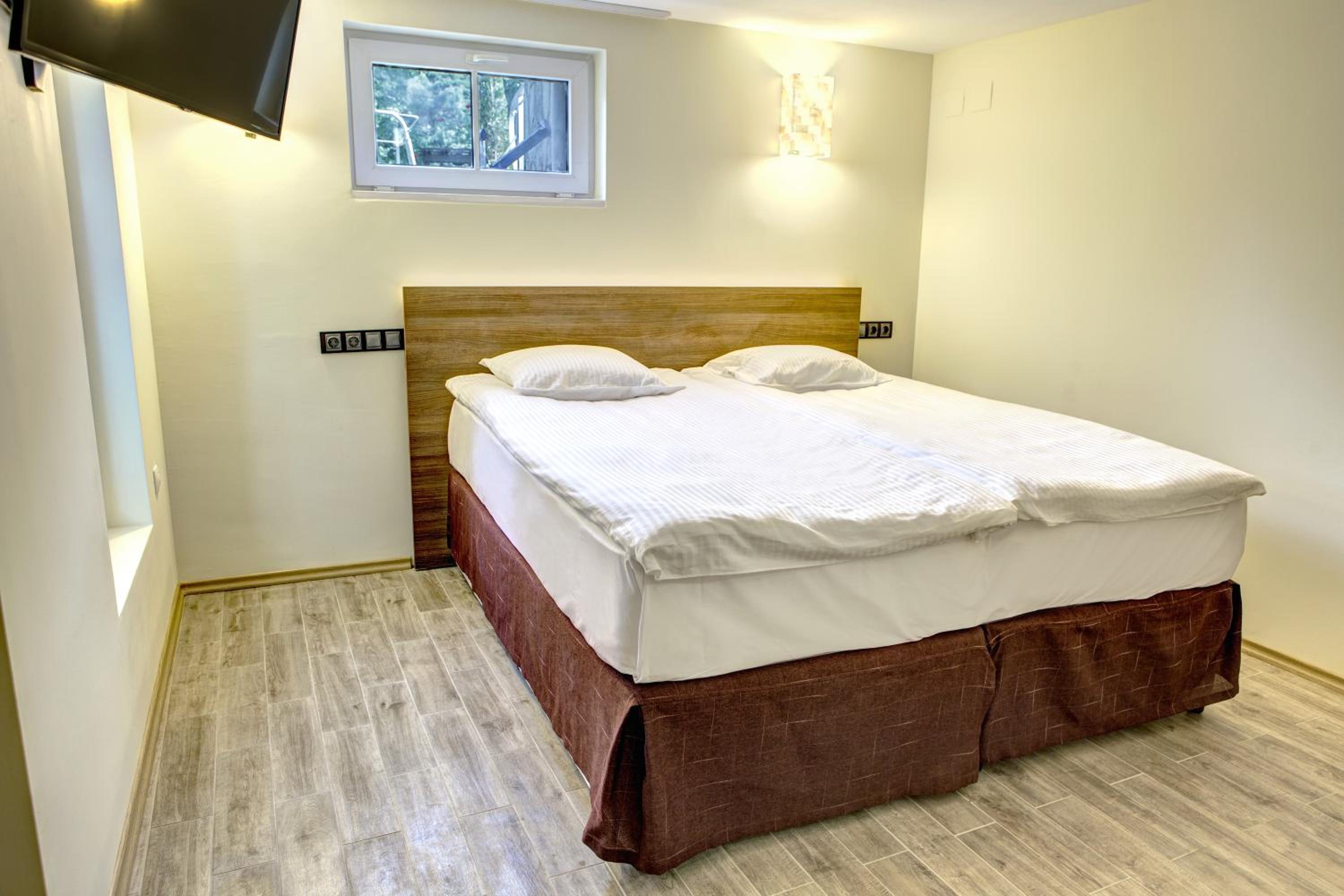 Economy Double Room photo 1