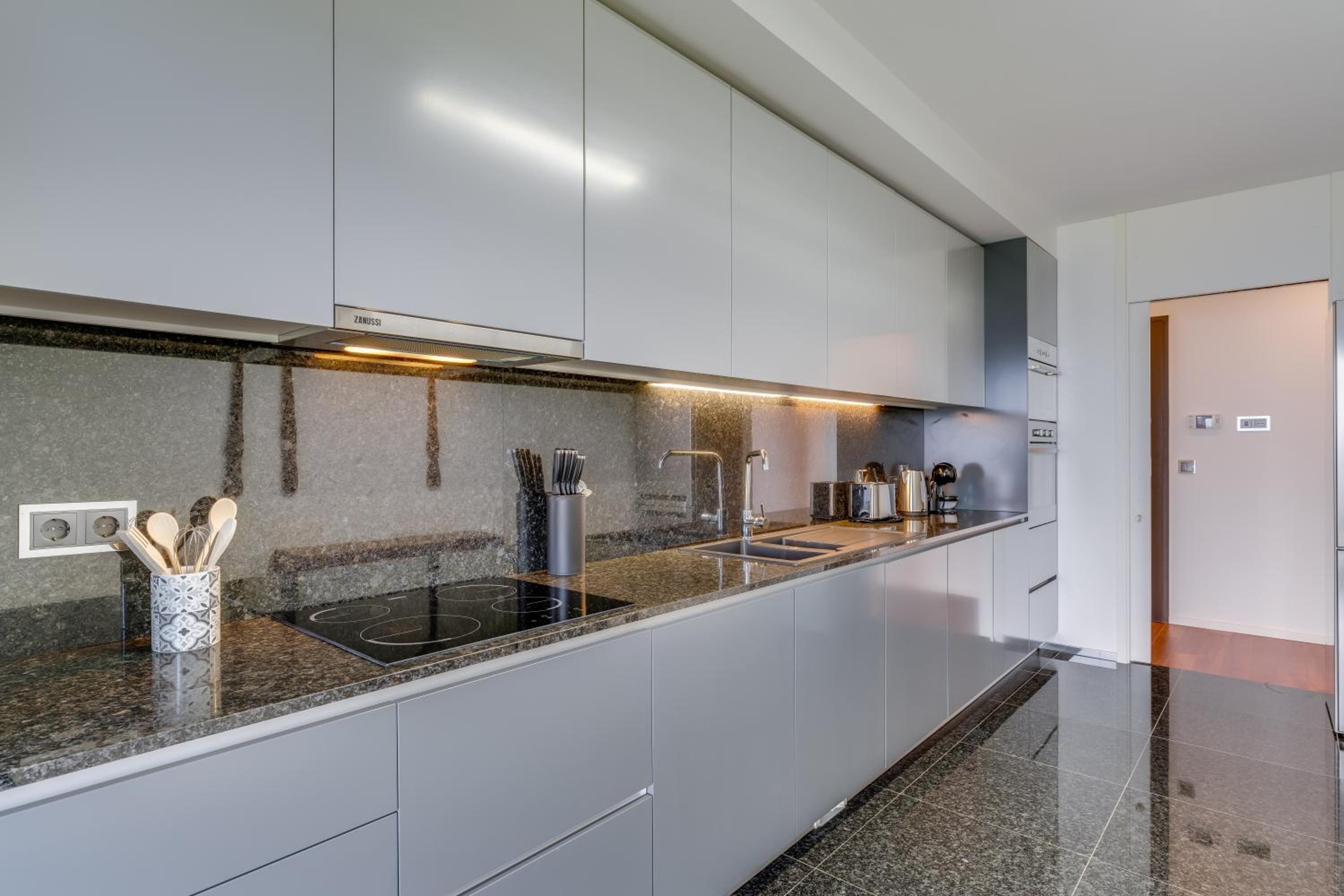 Two-Bedroom Apartment with Balcony photo 3