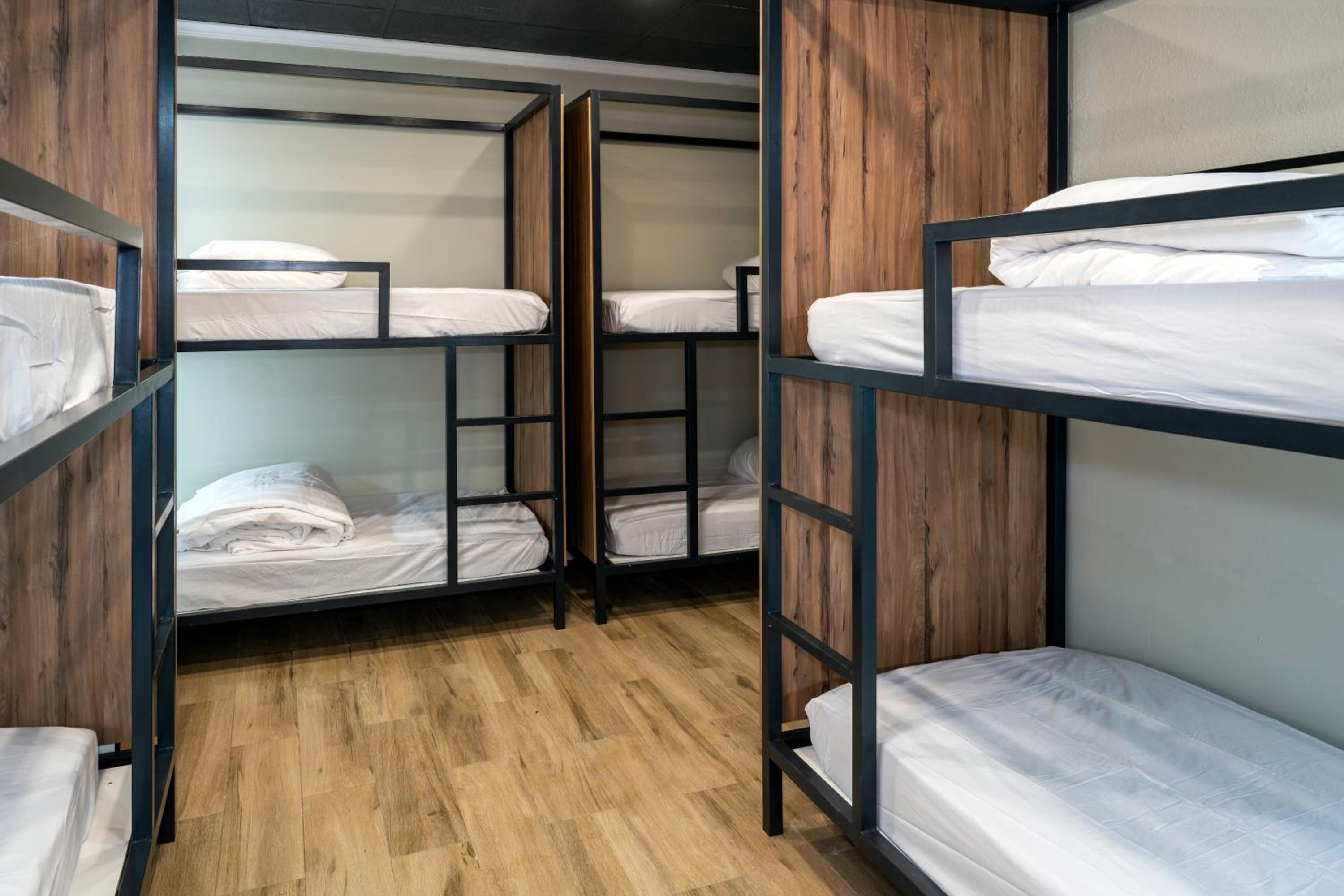 Cama en Habitación Compartida Mixta de 8 Camas