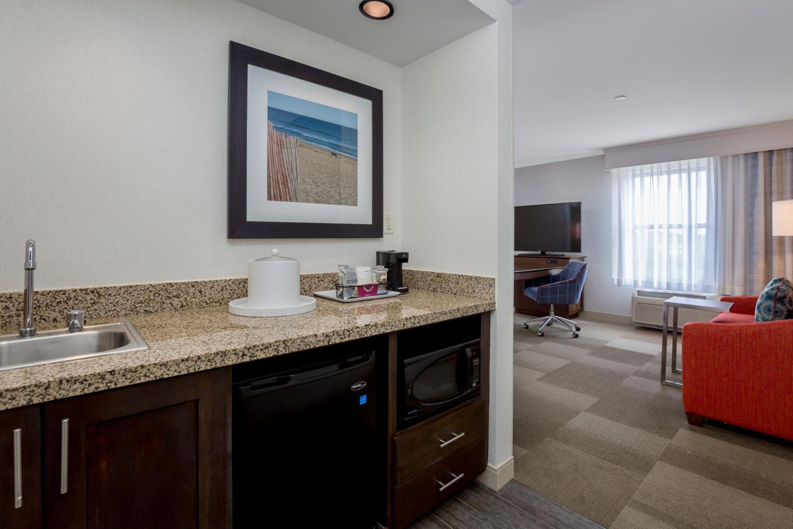 King Studio Suite with Sofa Bed - Non-Smoking - Photo 6