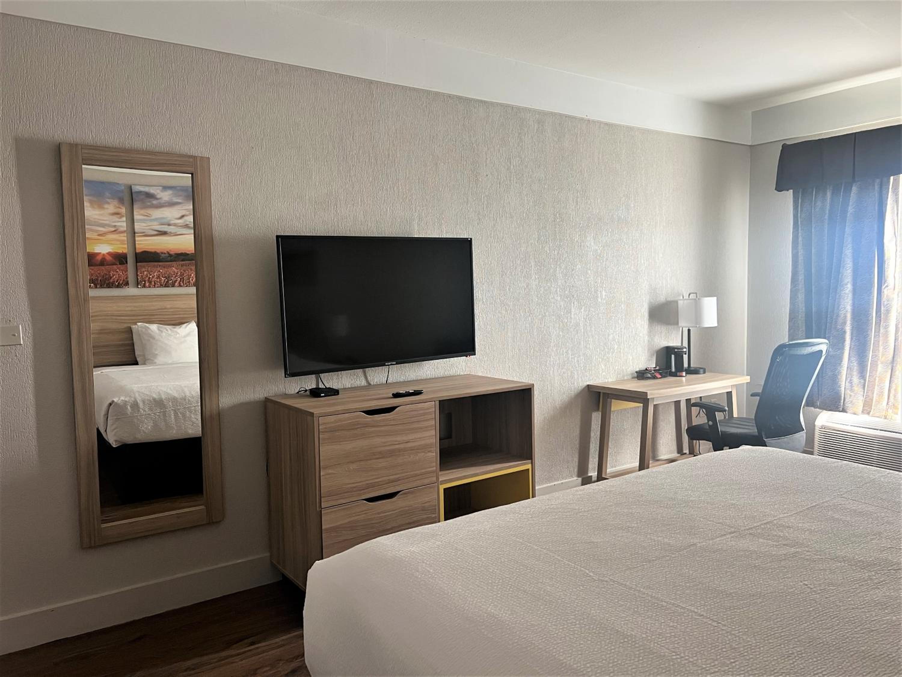 King Room - Disability Access/Non-Smoking - Photo 6