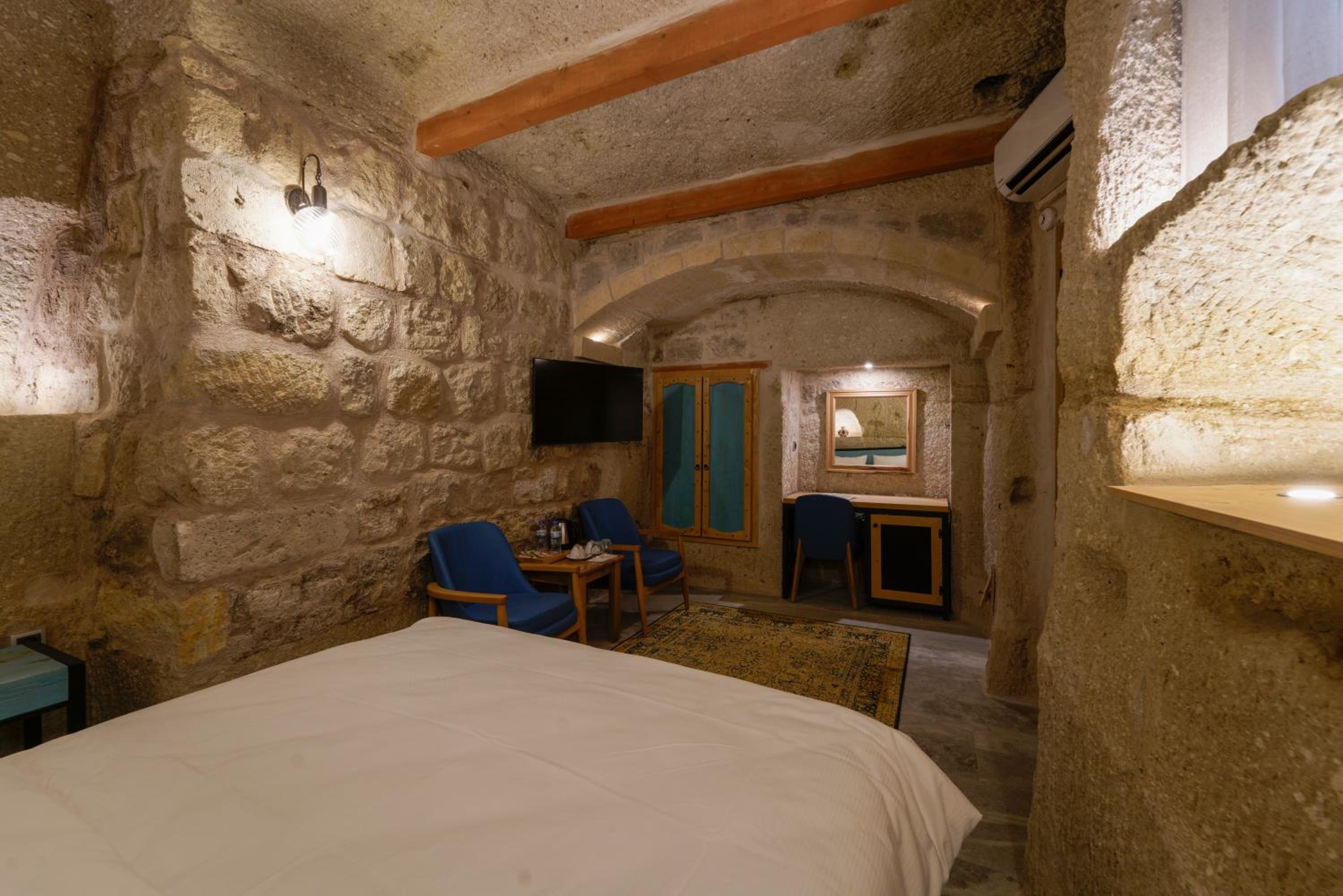 Deluxe Double or Twin Room - Photo 5