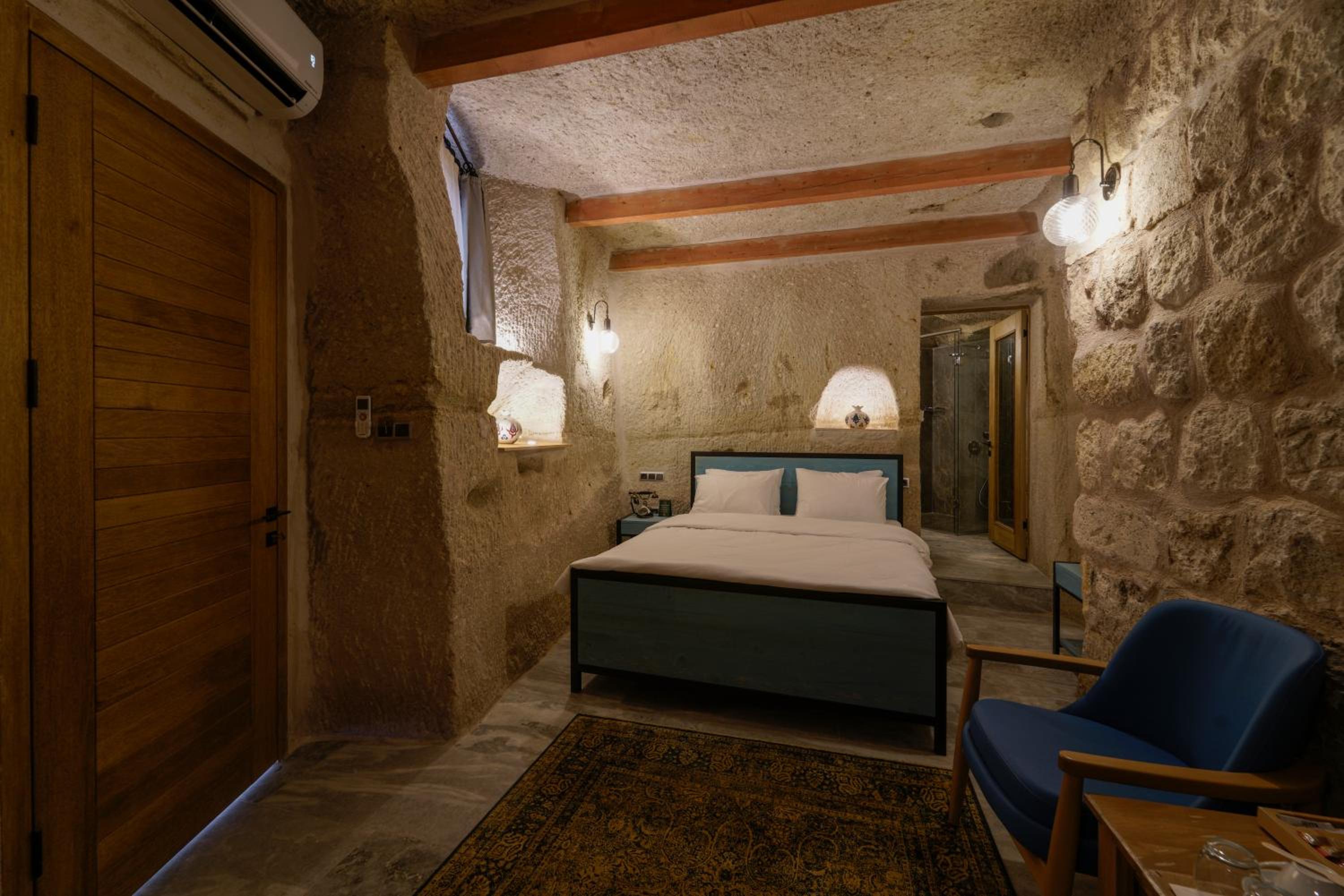 Deluxe Double or Twin Room - Photo 7