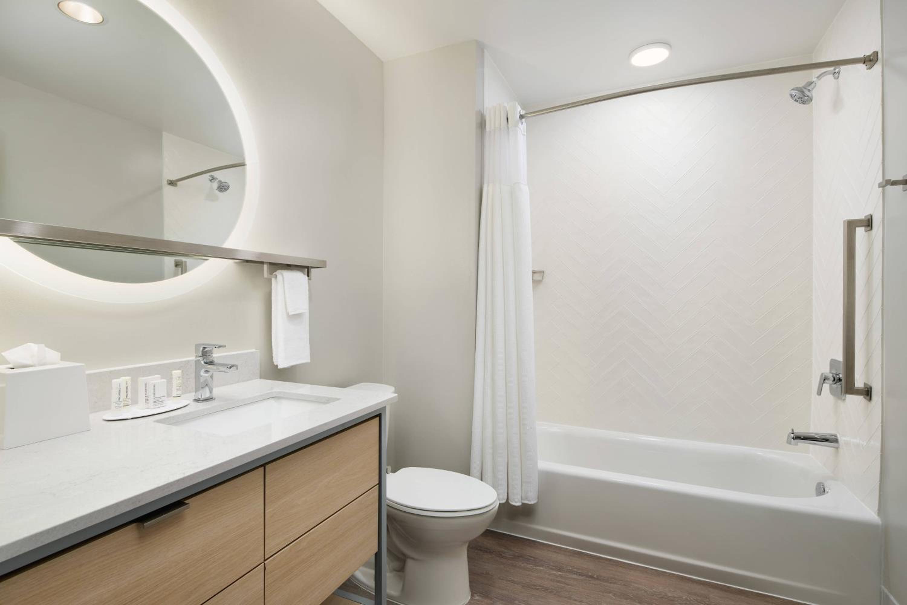One-Bedroom Queen Suite with Sofa Bed - Photo 6
