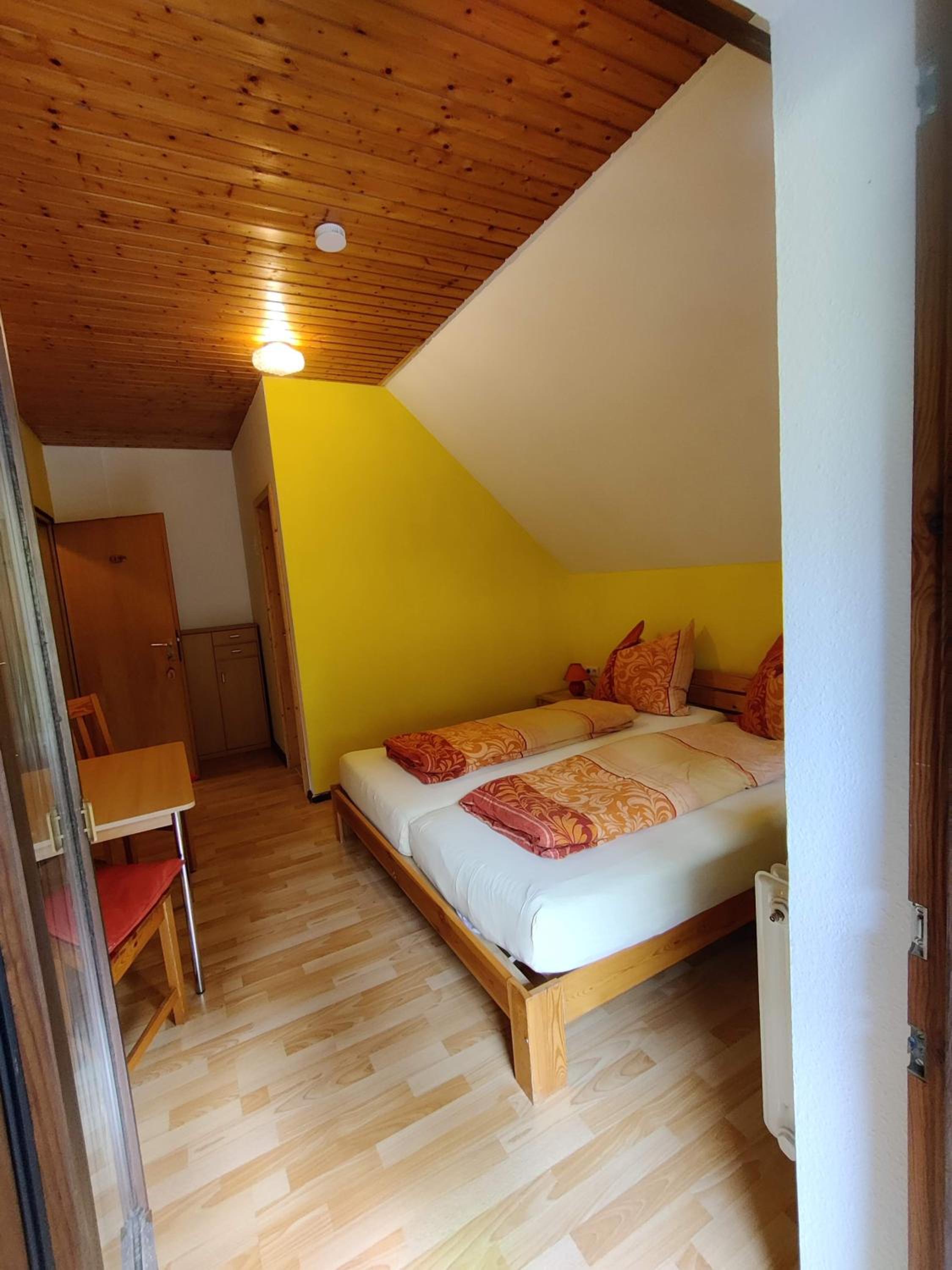 Double Room - Photo 10