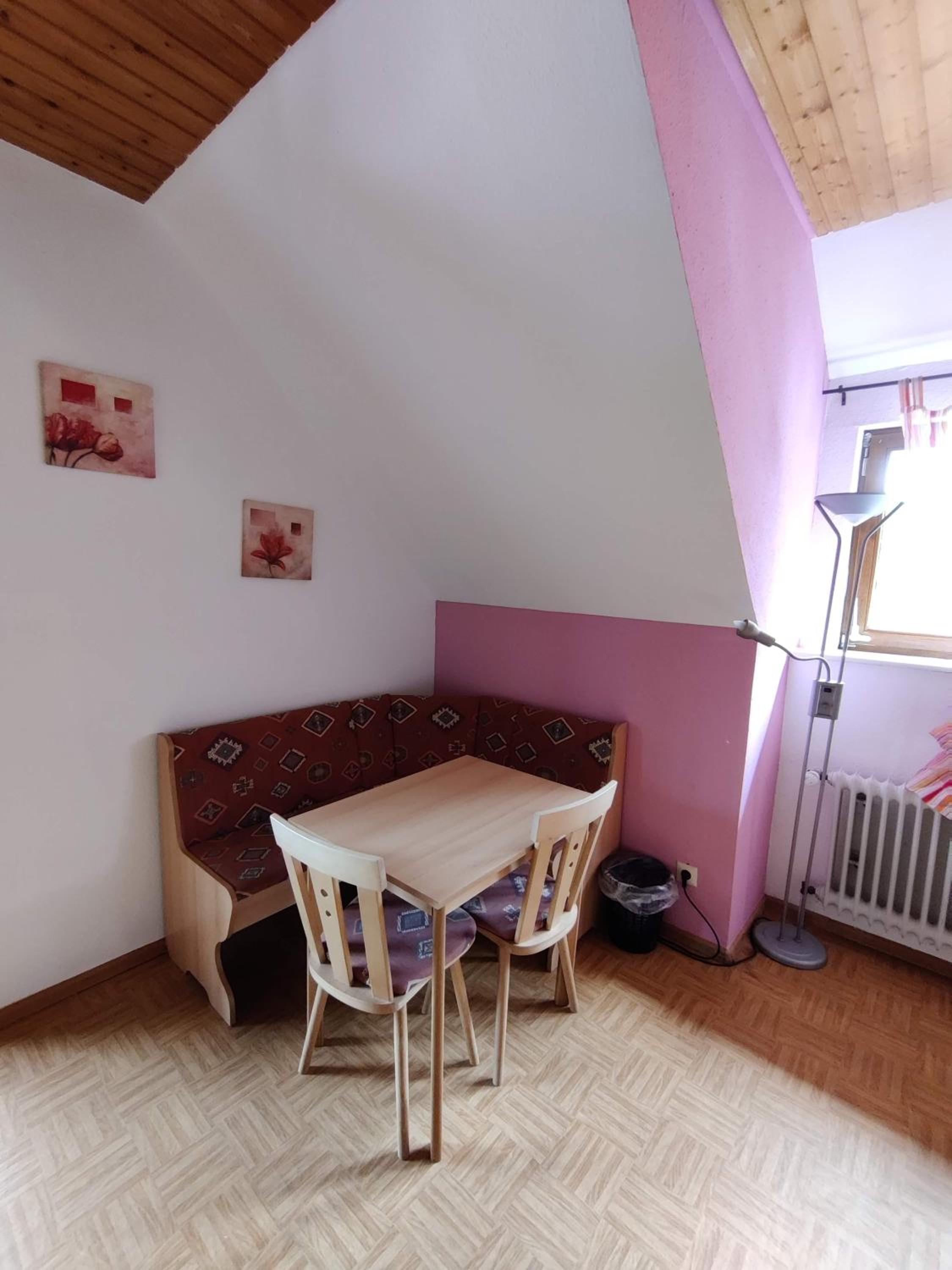 Quadruple Room with Bath - Photo 11