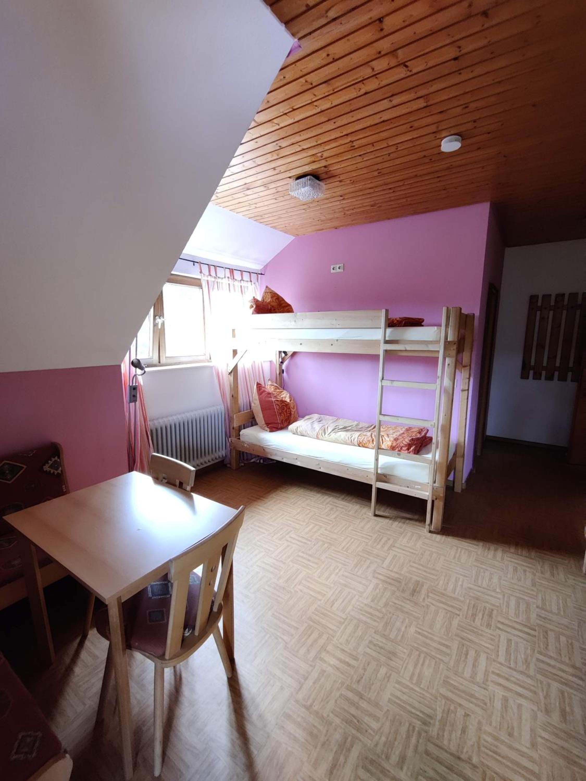 Quadruple Room with Bath - Photo 5